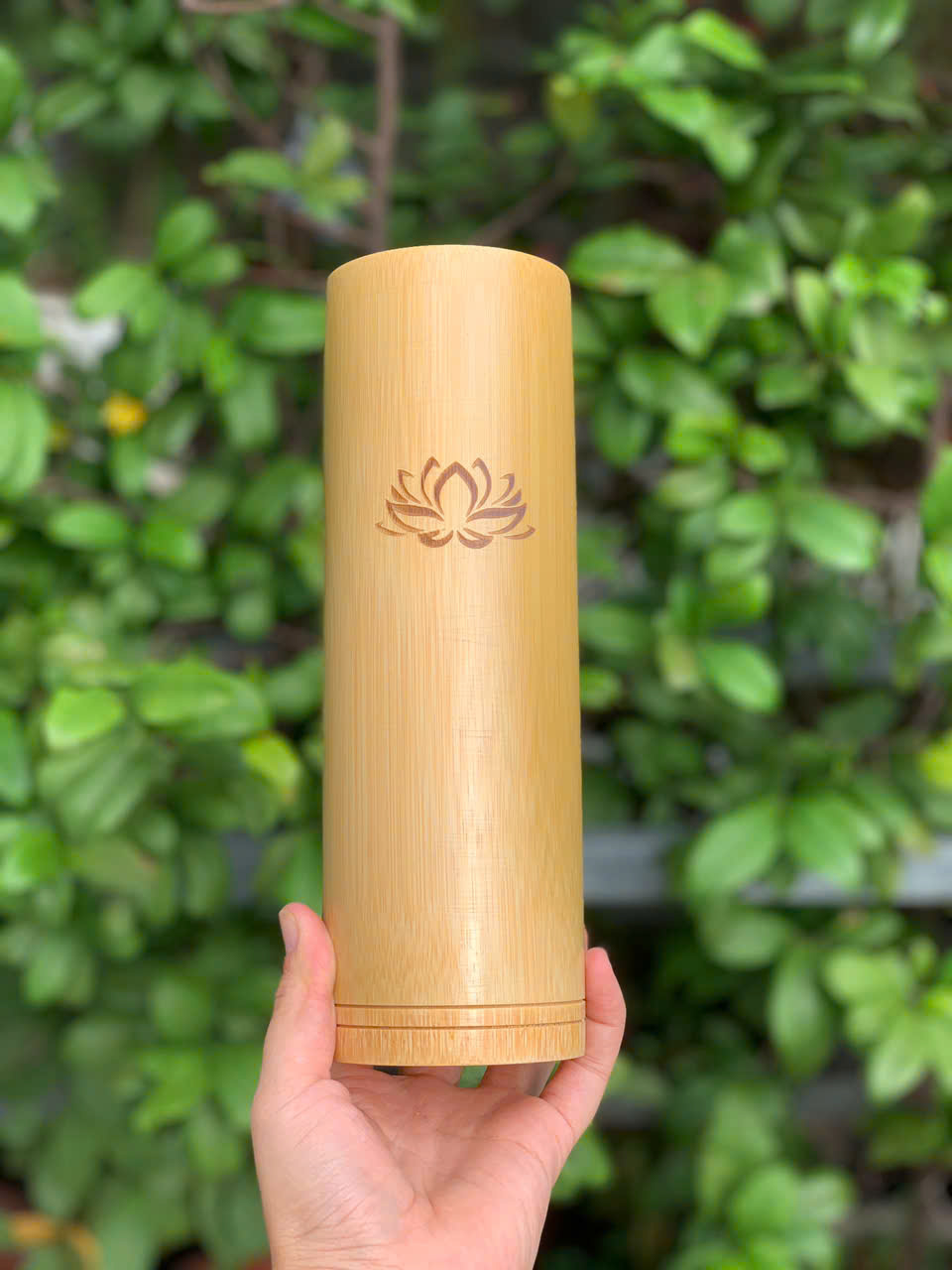 Ống đựng nhang bằng tre - Ống tre cắm nhang đẹp có khắc hoa sen