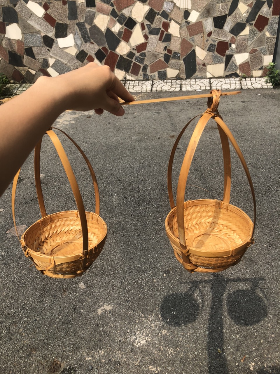 Quang gánh mini trang trí decor dễ thương  chụp ảnh -  Quang gánh tre mini hun khói