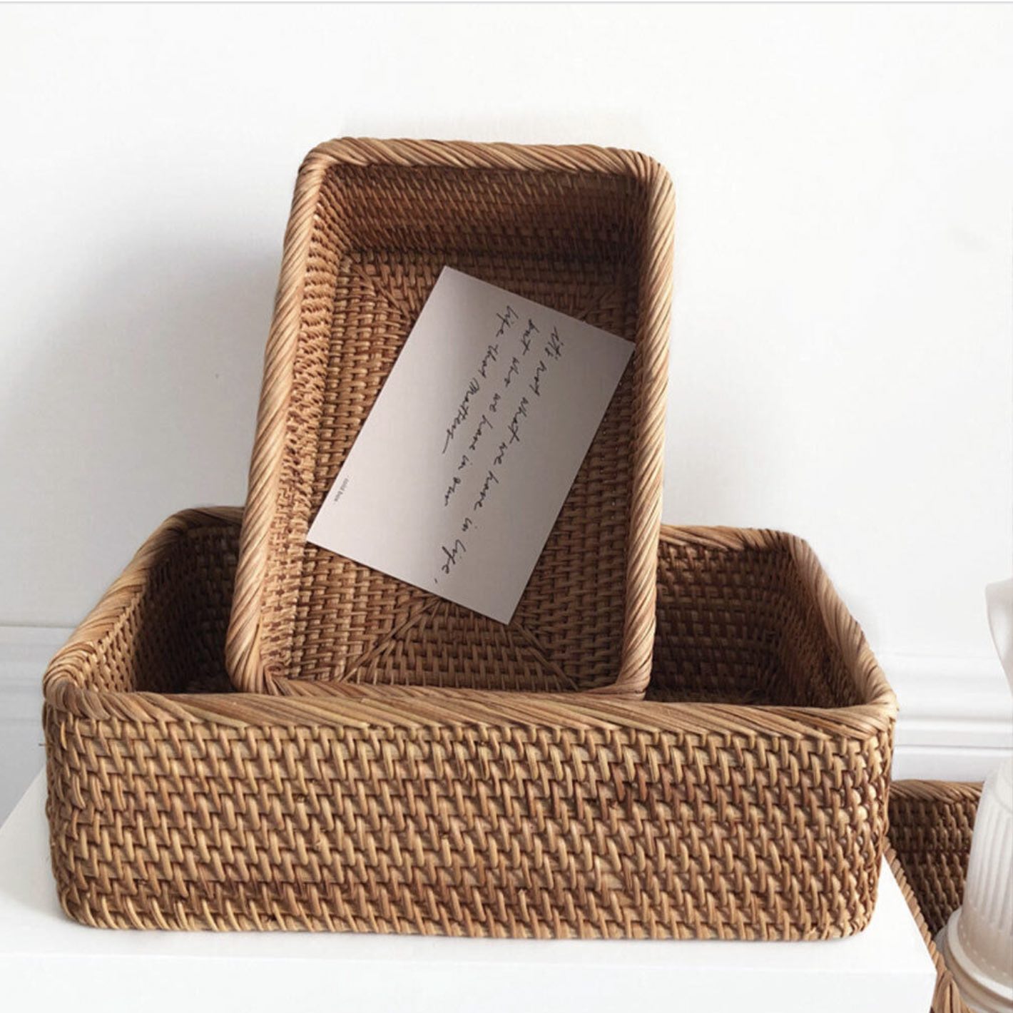 Giỏ mây chữ nhật đựng đồ - Rổ mây đựng mỹ phẩm để bàn, decor chụp ảnh sản phẩm