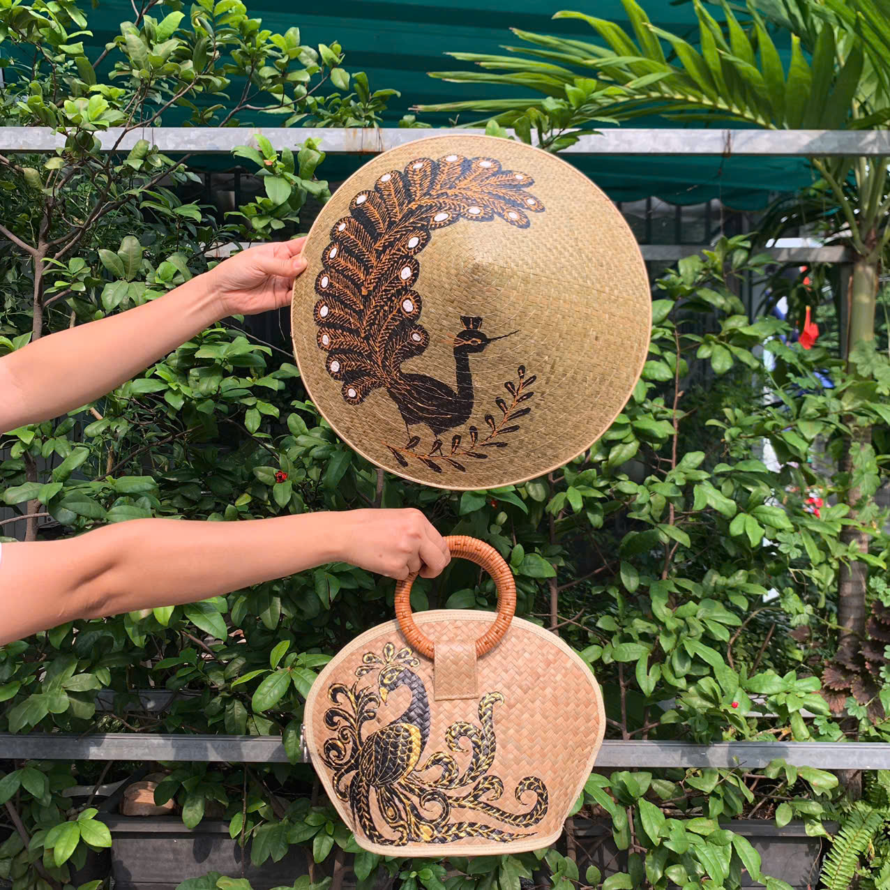 Set Nón Cỏ Bàng và Túi Xách Cầm Tay Vẽ Hoa Handmade