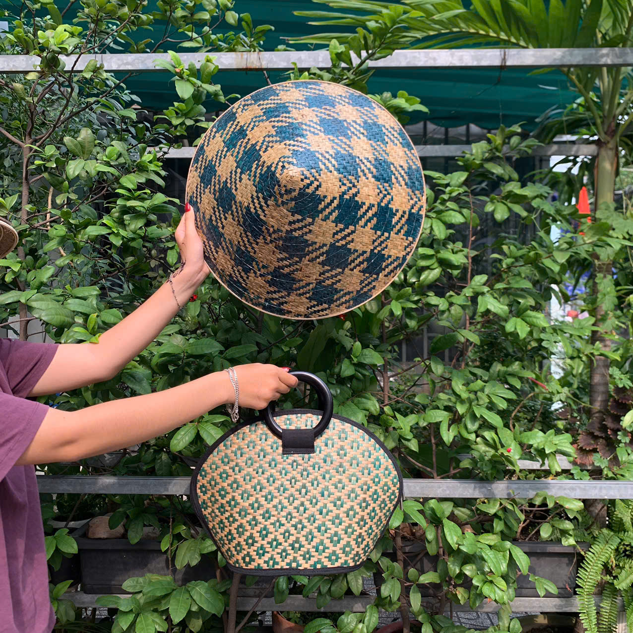 Set Nón Cỏ Bàng và Túi Xách Cầm Tay Vẽ Hoa Handmade
