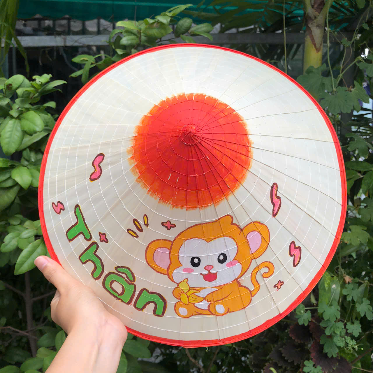 Nón lá vẽ 12 con giáp - Nón lá Huế