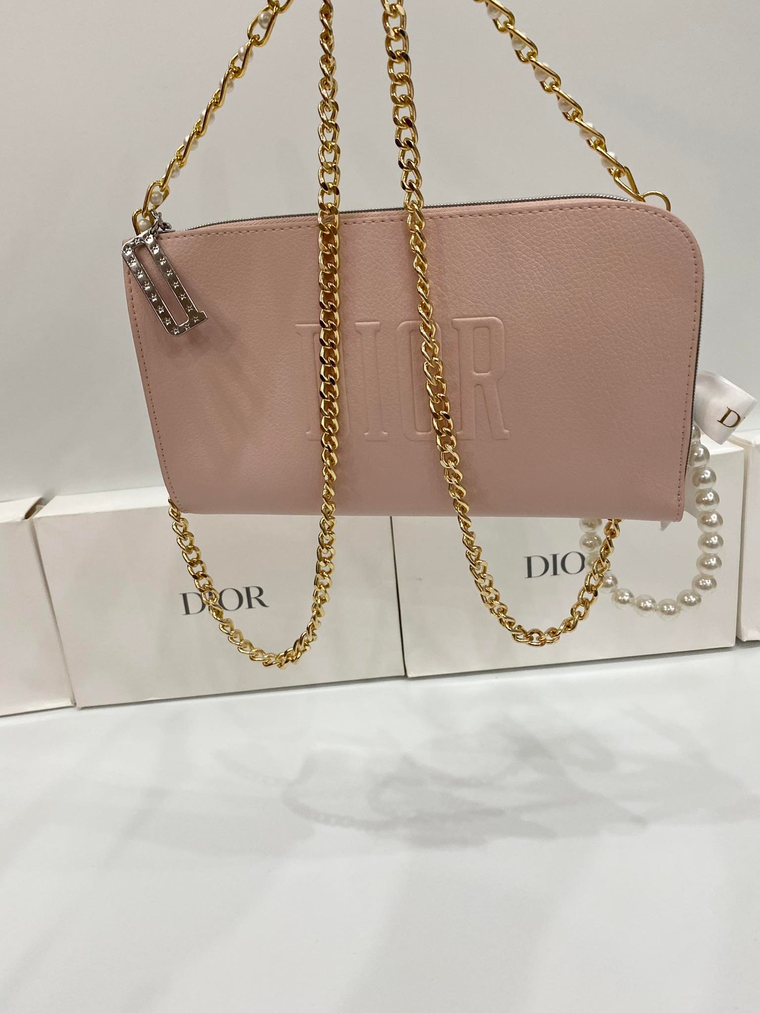 PHỤ KIỆN CHÍNH HÃNG - TÚI NỮ Dior Vip Gift Beauty Zipper Buckle Clutch Bag - 7424195937