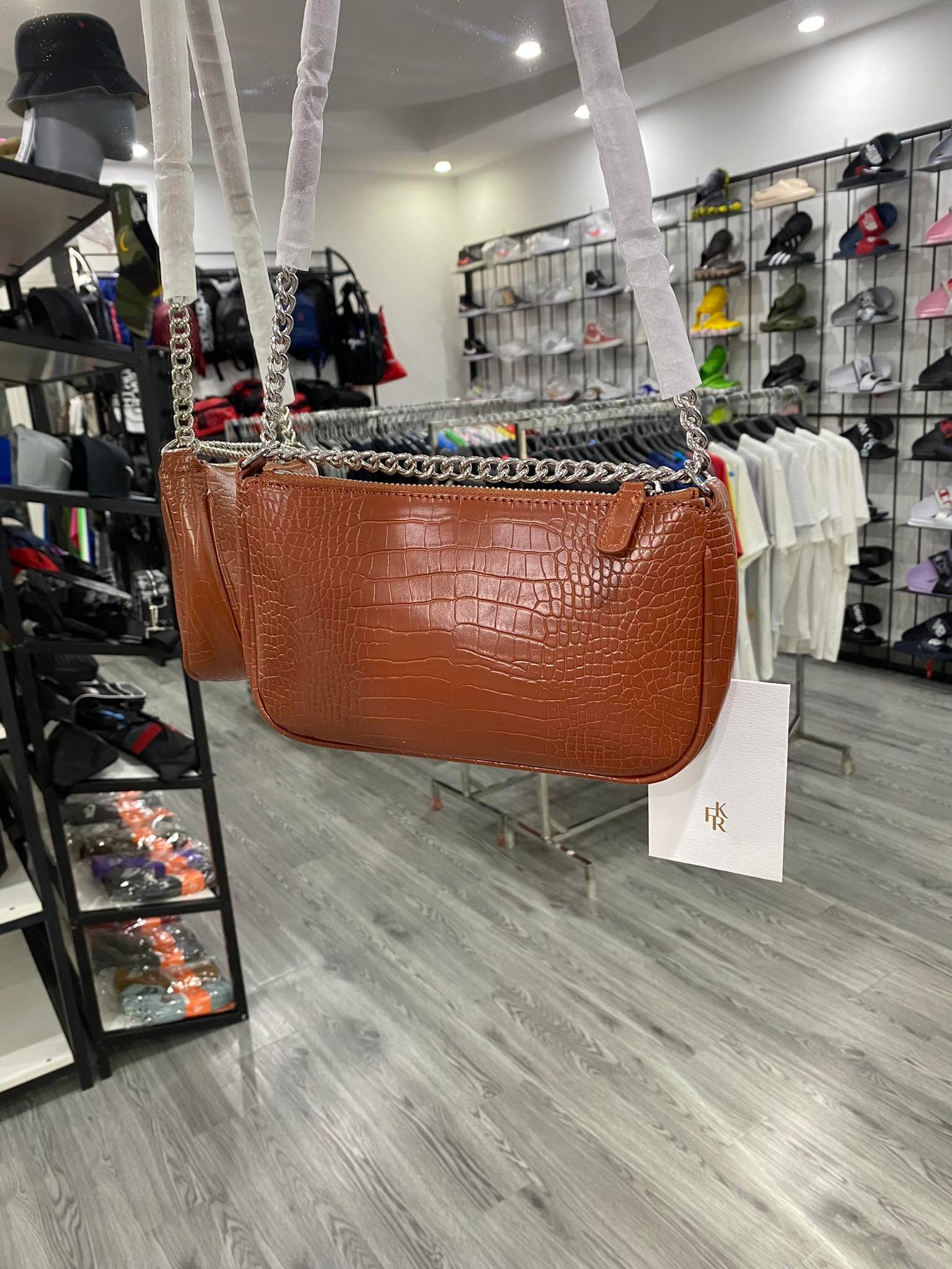 PHỤ KIỆN CHÍNH HÃNG - Túi Nữ Find Kapoor Melar Shoulder Bag - FBCL22CC0RD-RED