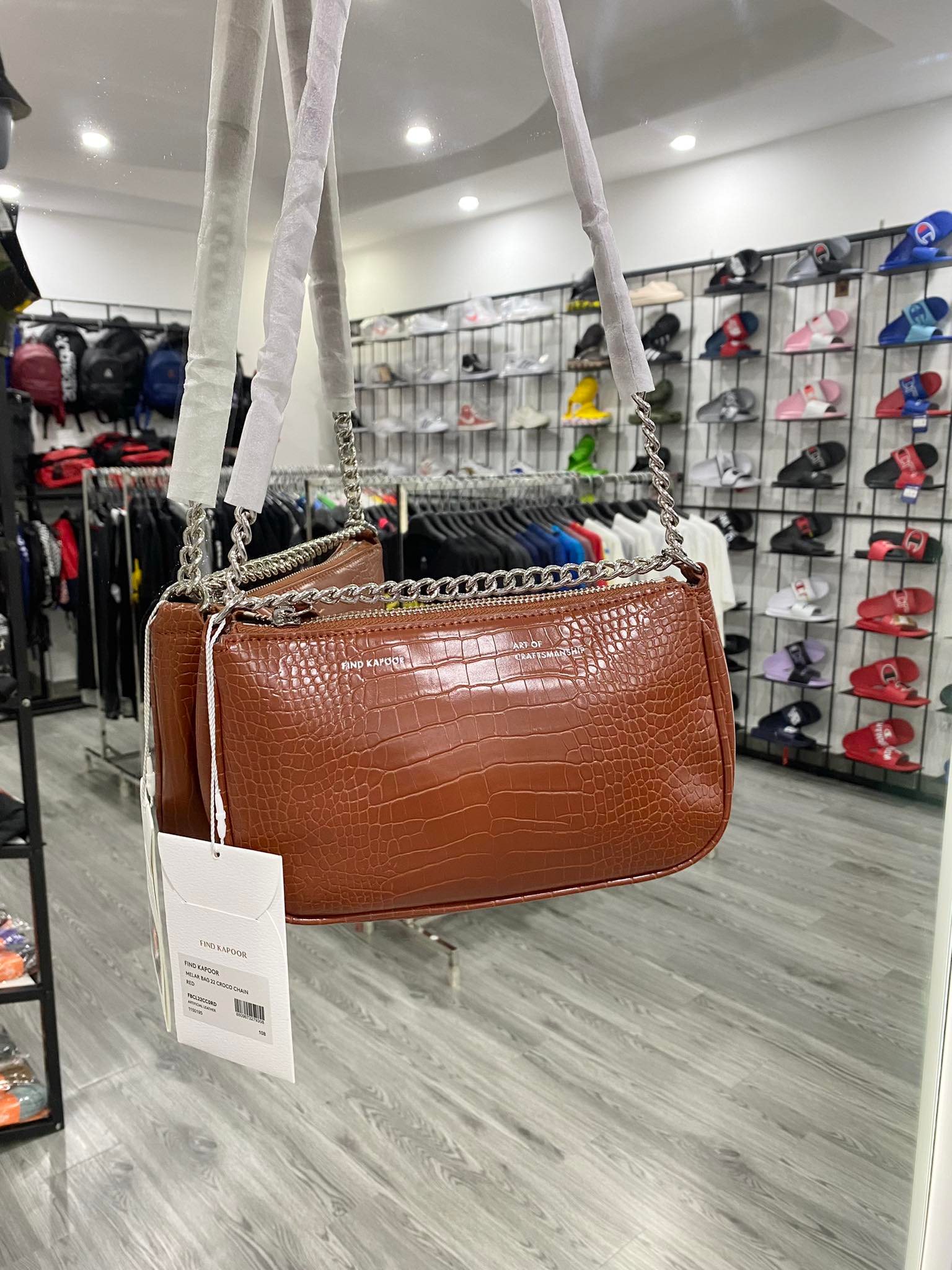 PHỤ KIỆN CHÍNH HÃNG - Túi Nữ Find Kapoor Melar Shoulder Bag - FBCL22CC0RD-RED