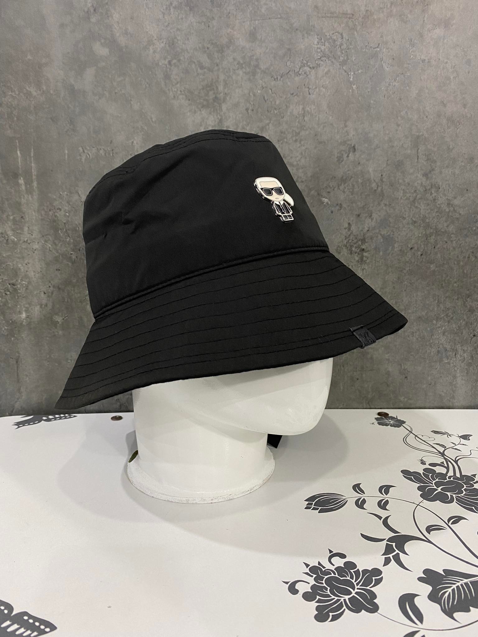 Mũ nón vành tròn Bucket Karl Lagerfeld Đen - 17466328A