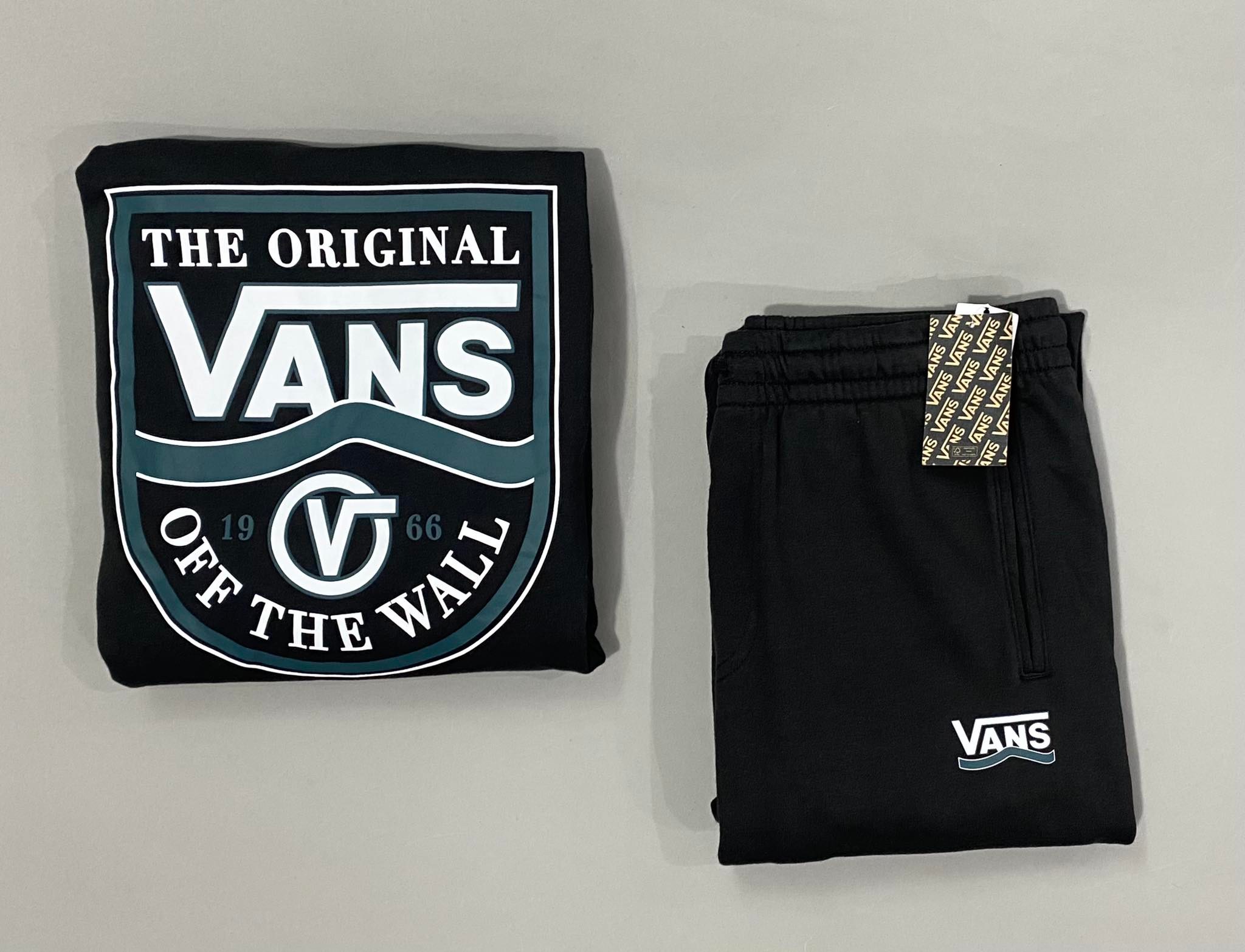 Bộ Thể Thao Vans Side Seal Men's 'Black' - VN0009T1-BLK