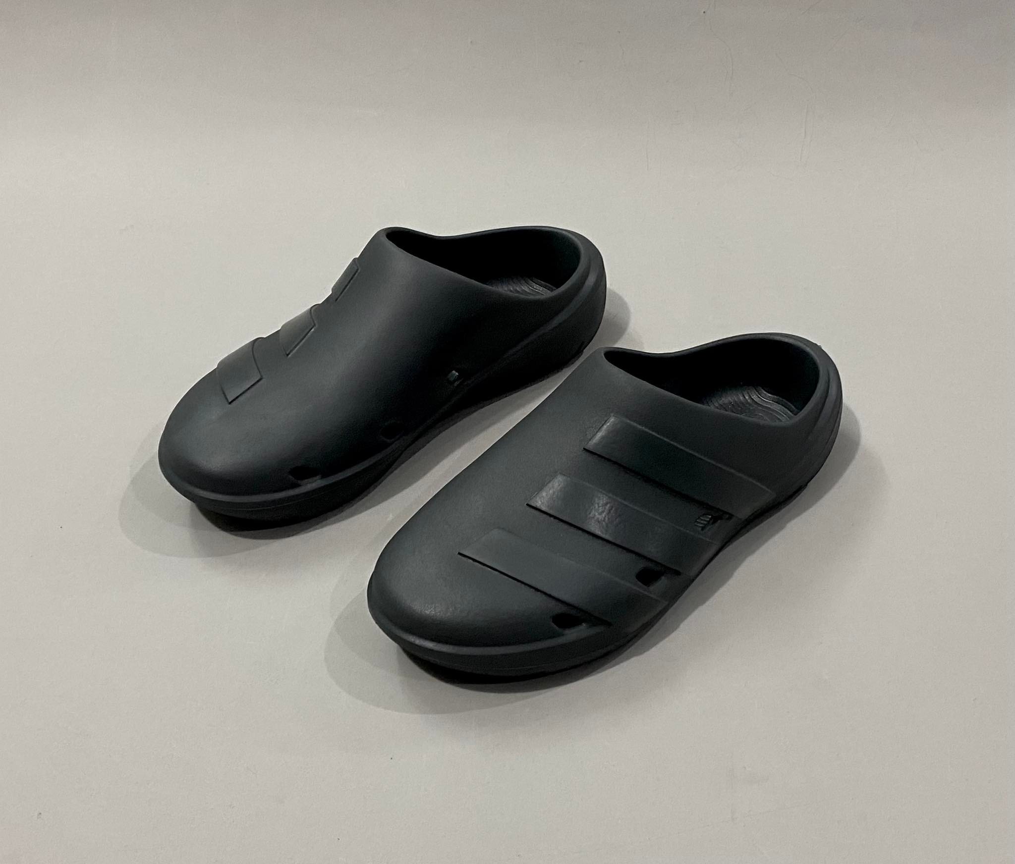 Dép Sục Đúc Nguyên Khối Adidas 'Black' - AD12-010