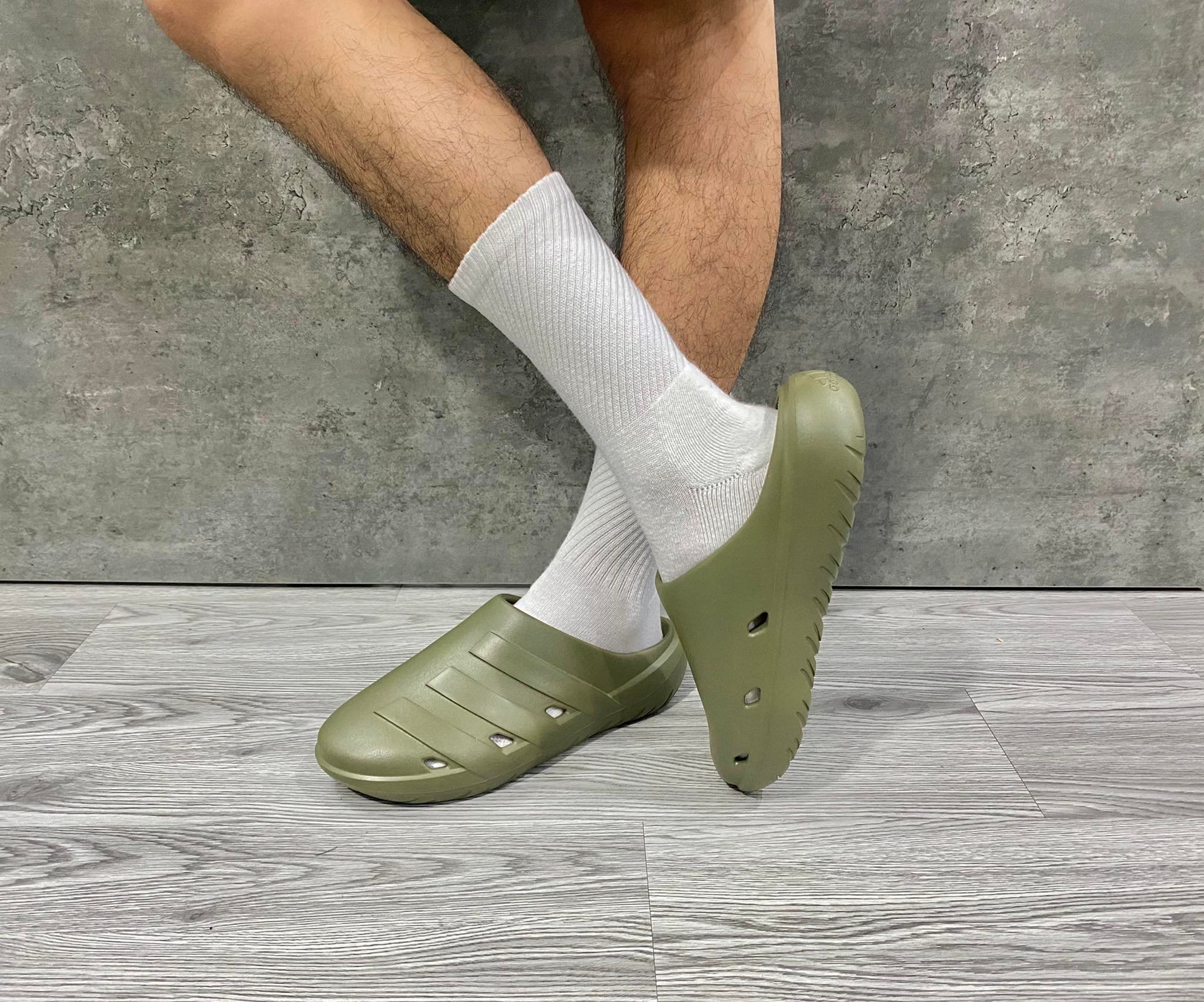 Dép Sục Đúc Nguyên Khối Adidas 'Olive' - AD12-040