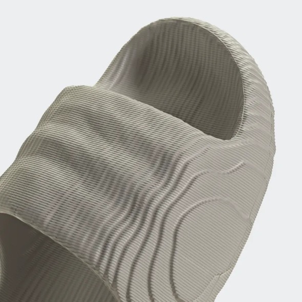 Dép Quai Ngang Nam Adidas Adilette 22 HQ4670 Quyetsneaker