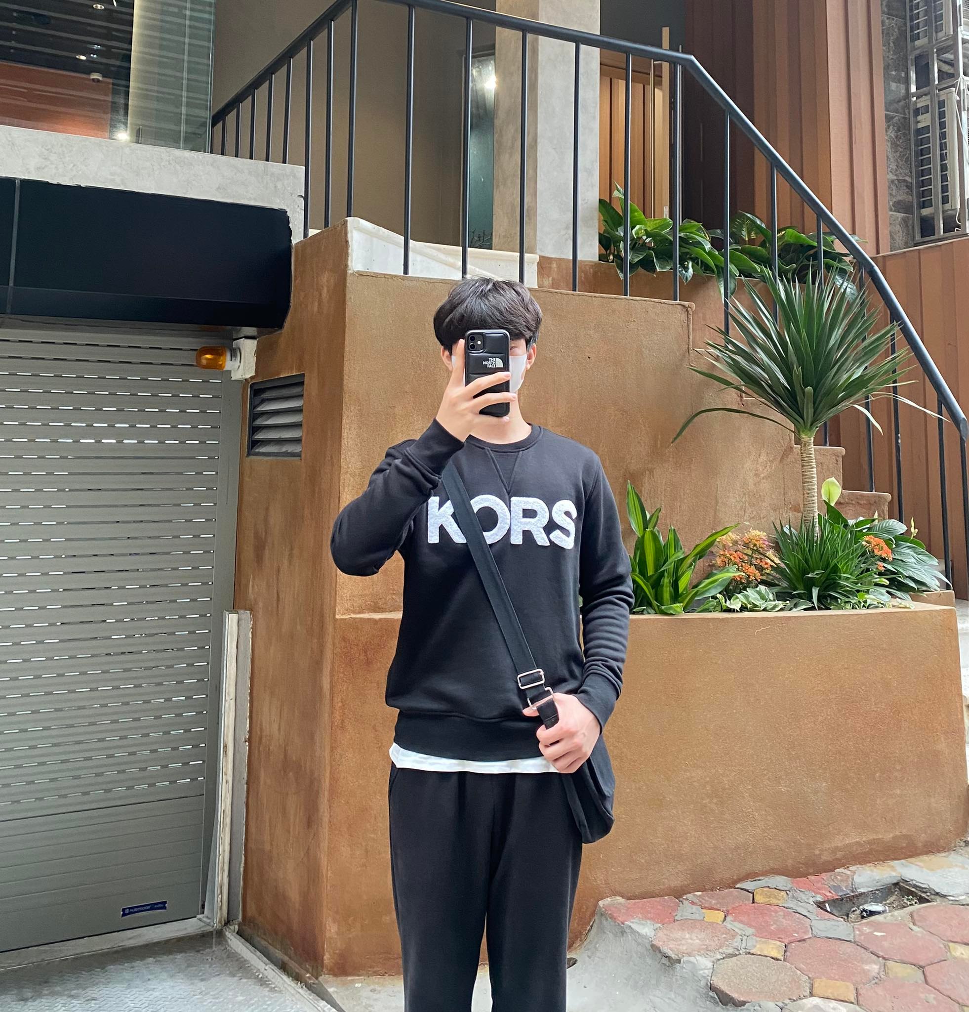 ÁO SWEATSHIRTS CHÍNH HÃNG - MICHAEL KORS BLACK-WHITE - KOR-010