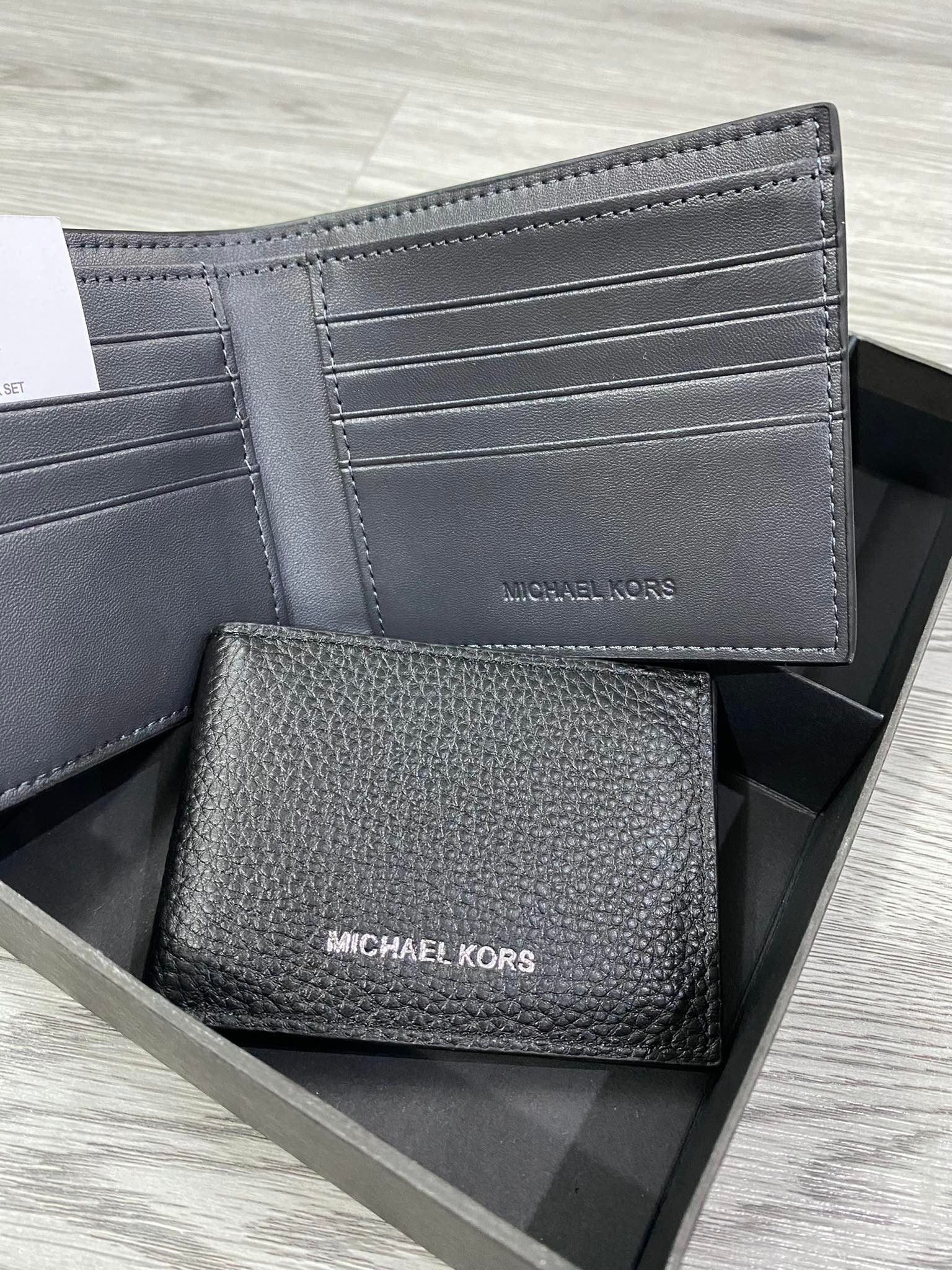 Set Thắt Lưng Ví Michael Kors Card Holder Màu Đen - SMC-010