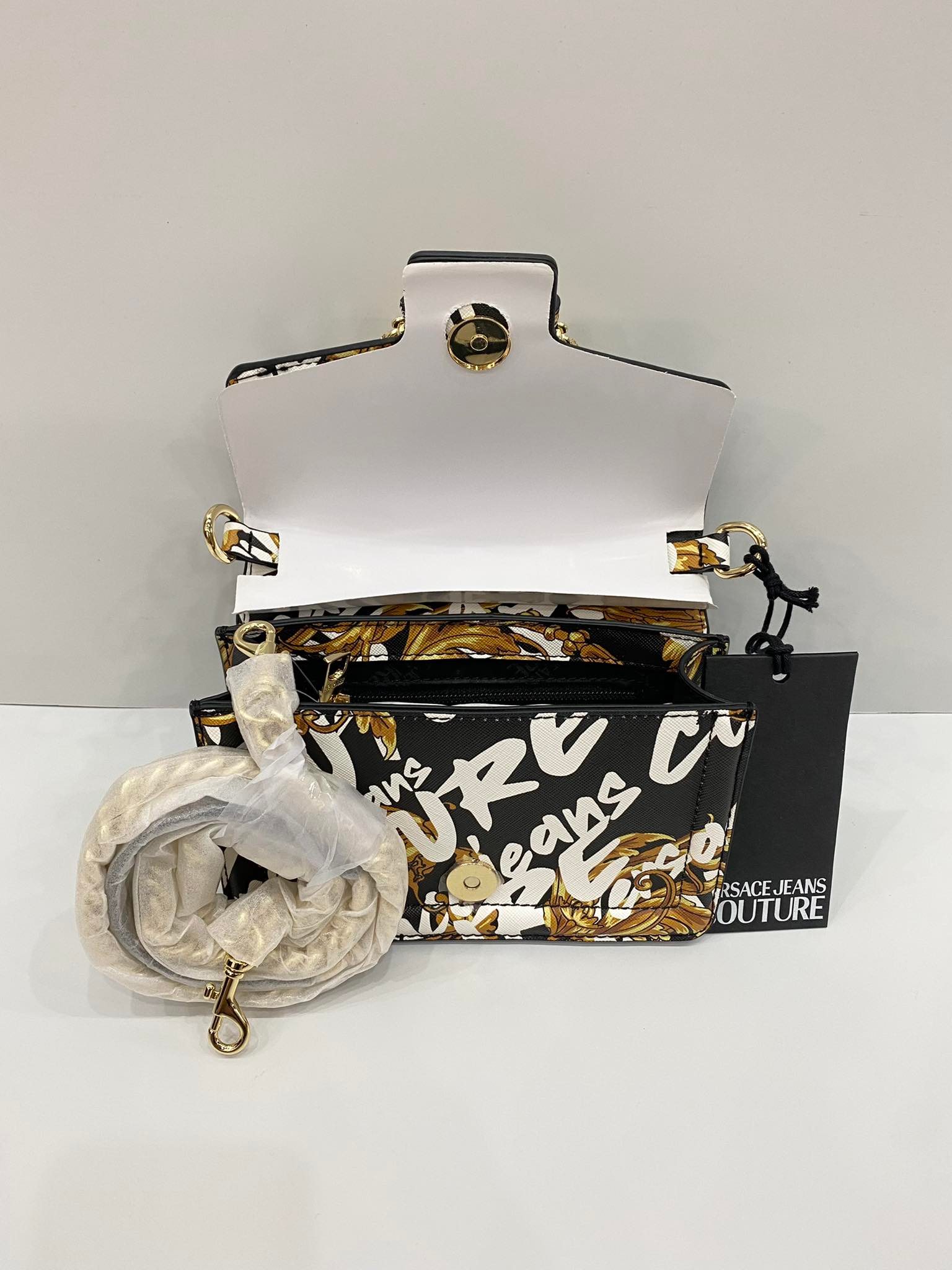 PHỤ KIỆN CHÍNH HÃNG - Túi Nữ Versace Jeans Couture Printed Saffiano - 73VA4BE6-ZS414