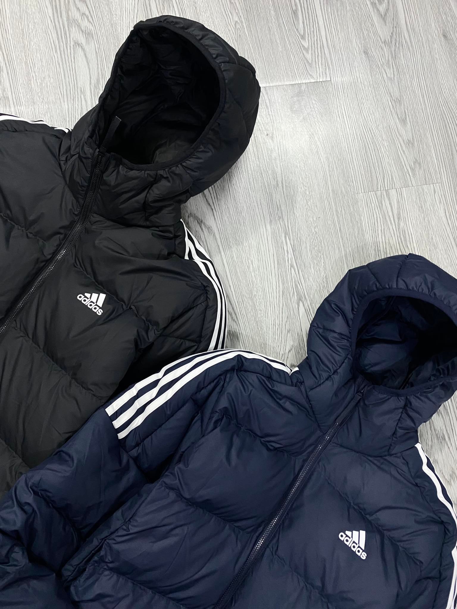 ÁO KHOÁC CHÍNH HÃNG - ADIDAS ESSENTIALS MIDWEIGHT DOWN HOODED JACKET NAVY - GT9133