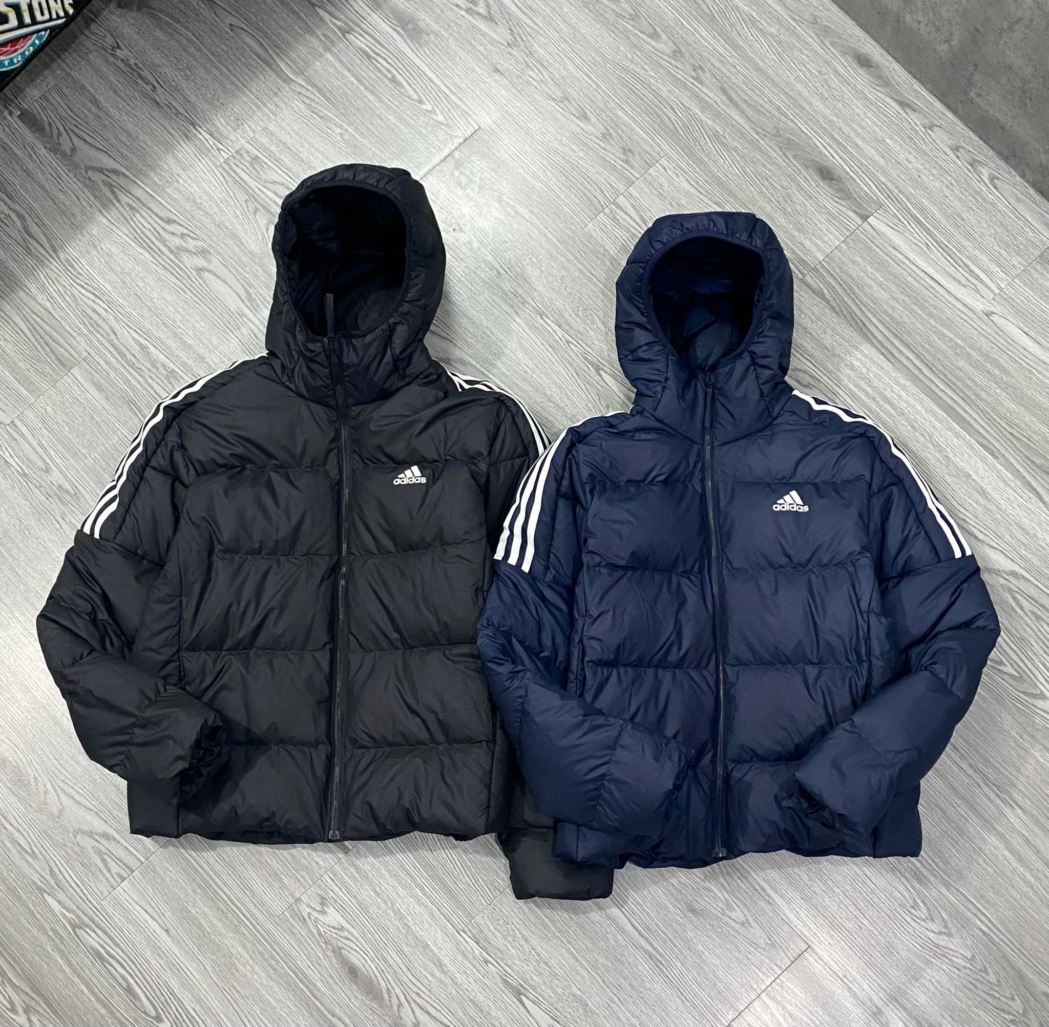 ÁO KHOÁC CHÍNH HÃNG - ADIDAS ESSENTIALS MIDWEIGHT DOWN HOODED JACKET NAVY - GT9133