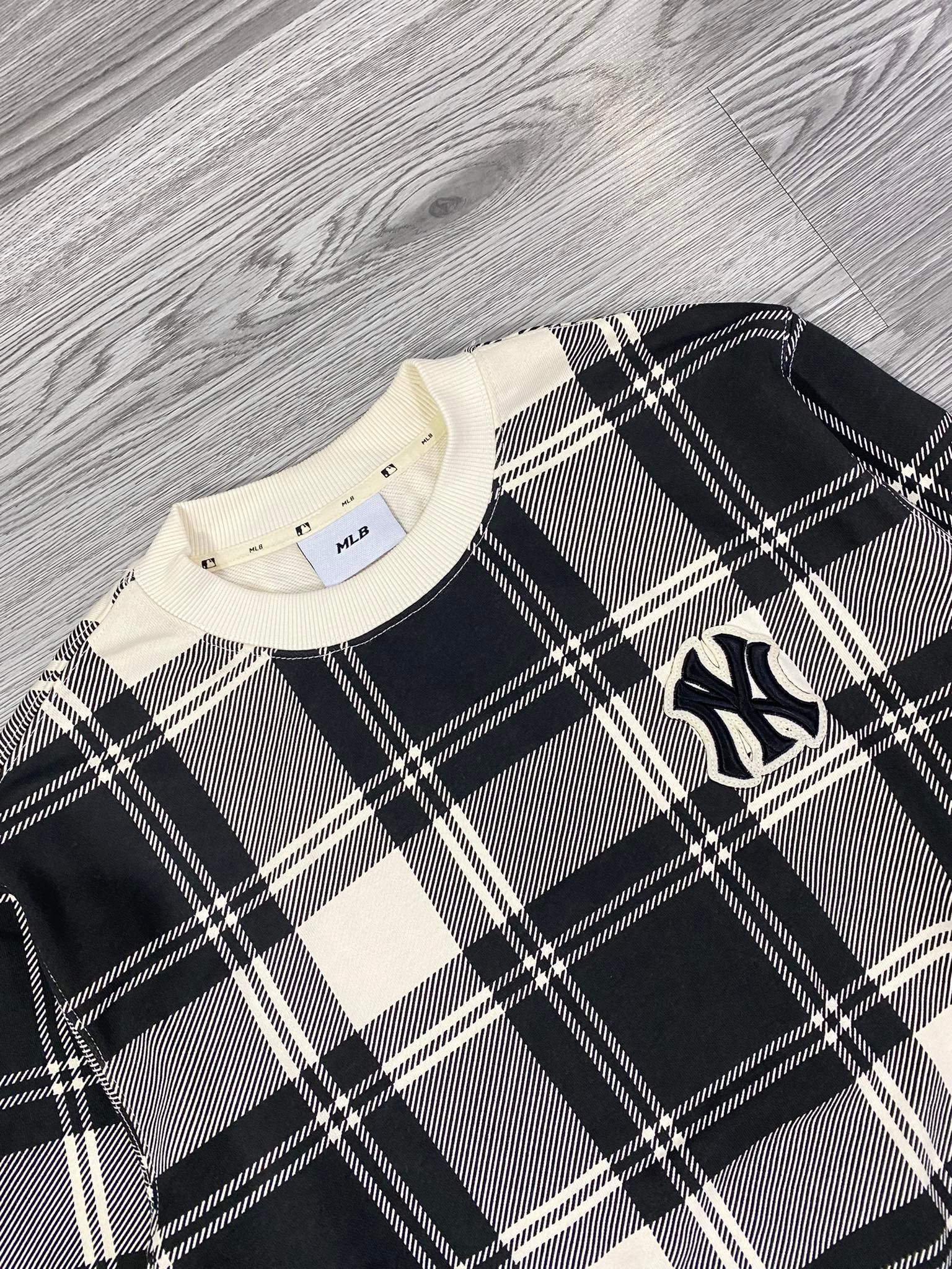 Áo Sweater Chính Hãng - Áo Nỉ MLB Check Front Overfit Sweatshirt New York Yankees - 3AMTC2114-50CRS