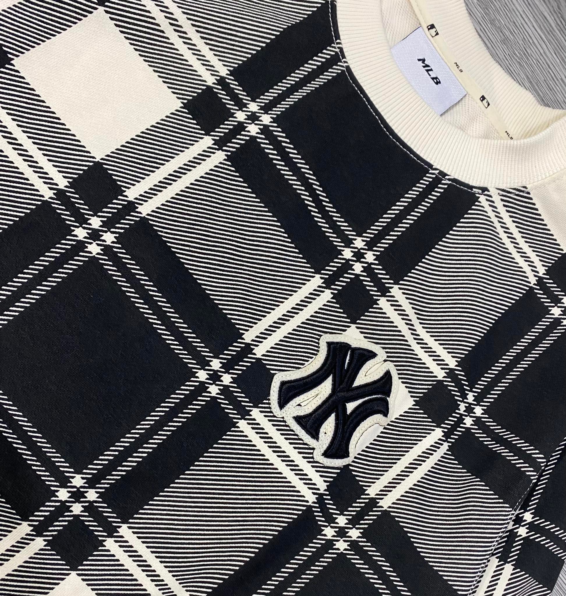 Áo Sweater Chính Hãng - Áo Nỉ MLB Check Front Overfit Sweatshirt New York Yankees - 3AMTC2114-50CRS