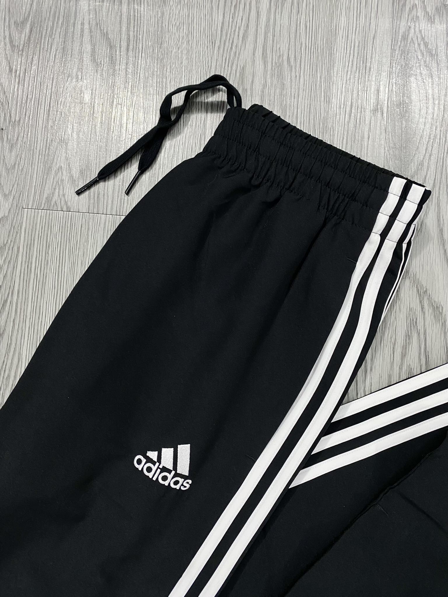 Bộ Thể Thao Nam Chính hãng - Bộ Gió Aeroready Essentials Regular-Fit 3-Stripes Track Suit ''Black'' - GK9950