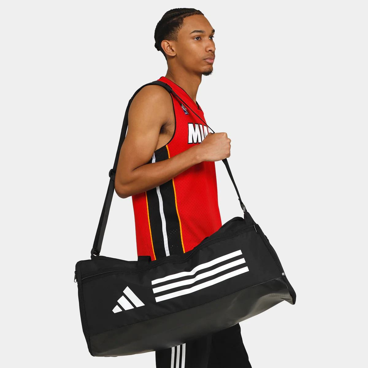 PHỤ KIỆN CHÍNH HÃNG - Túi Trống Adidas Essentials Training Duffle Black - HT4747