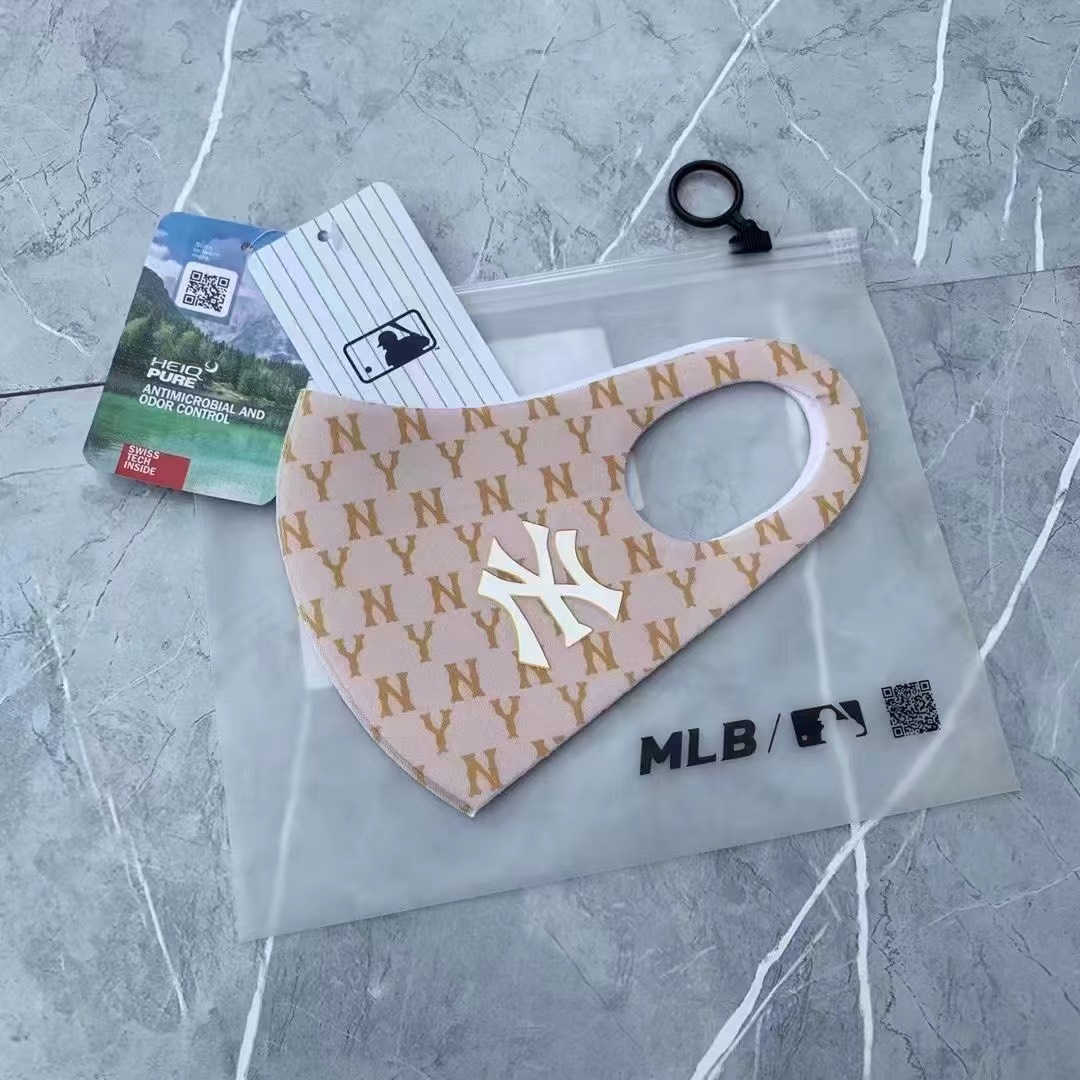 PHỤ KIỆN CHÍNH HÃNG - Khẩu Trang Vải MLB Monogram - 32ETM3111