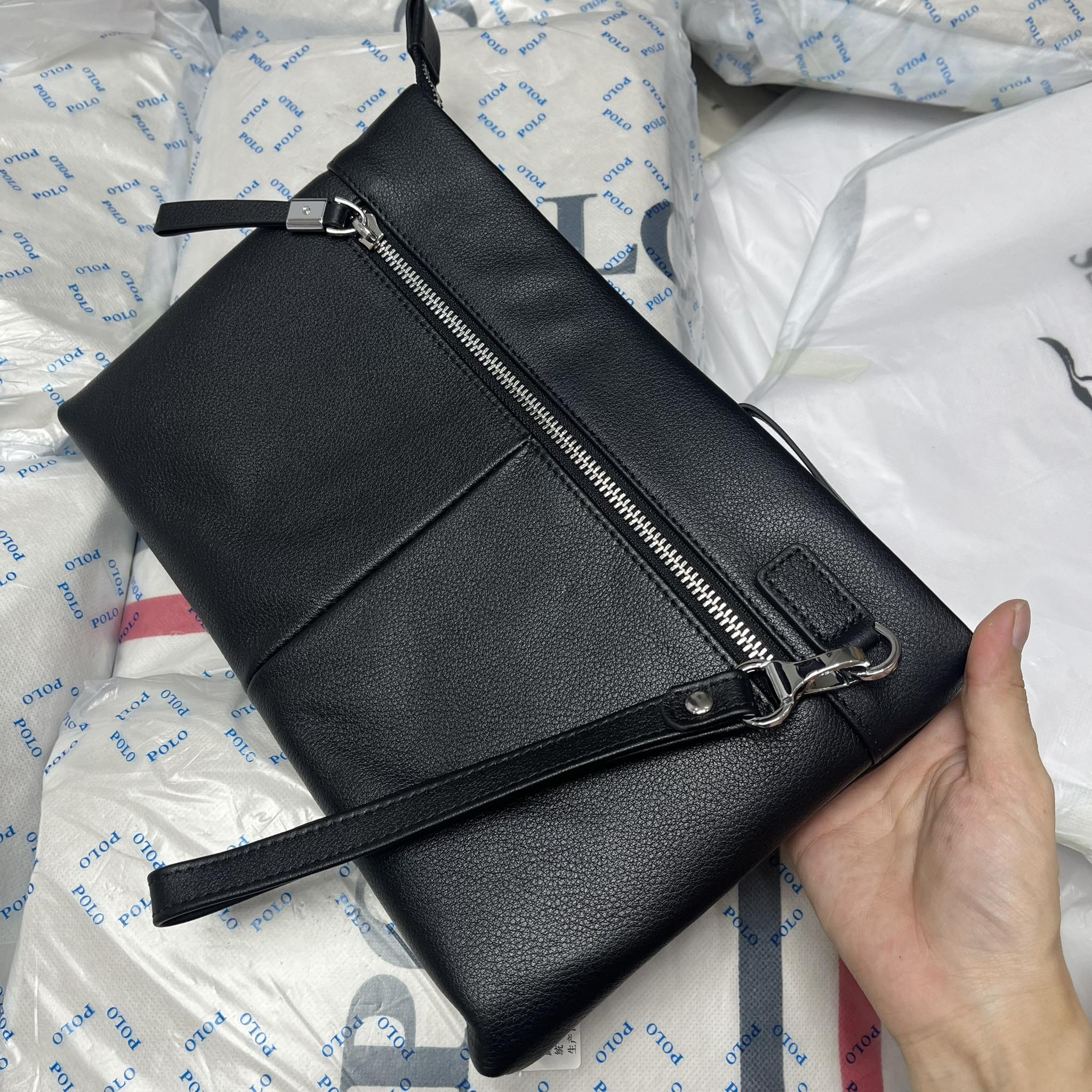 PHỤ KIỆN CHÍNH HÃNG - VÍ Cầm Tay Polo ralph lauren Clutch Black - 031311