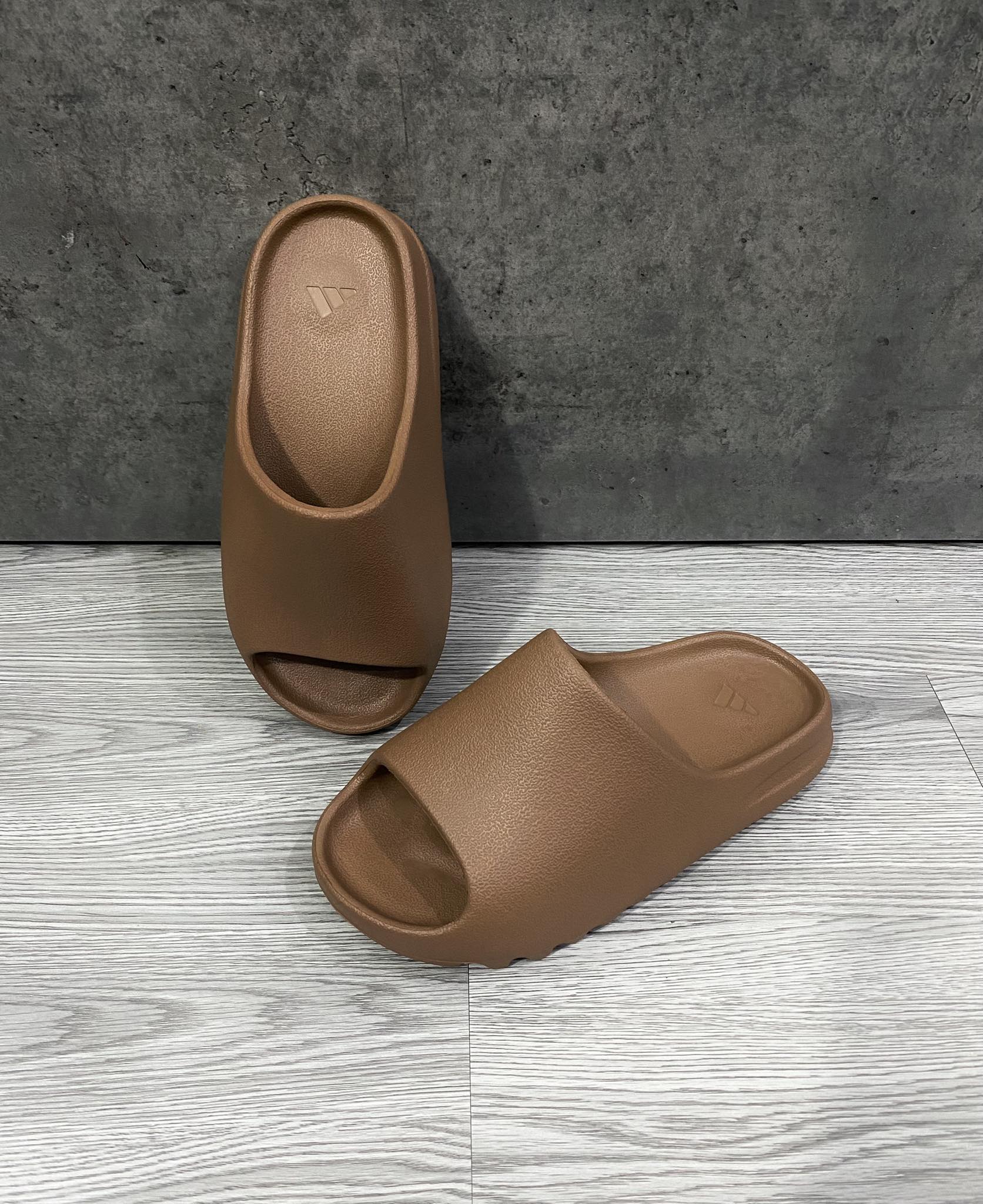 Dép Chính Hãng - Adidas Yeezy Slide 
