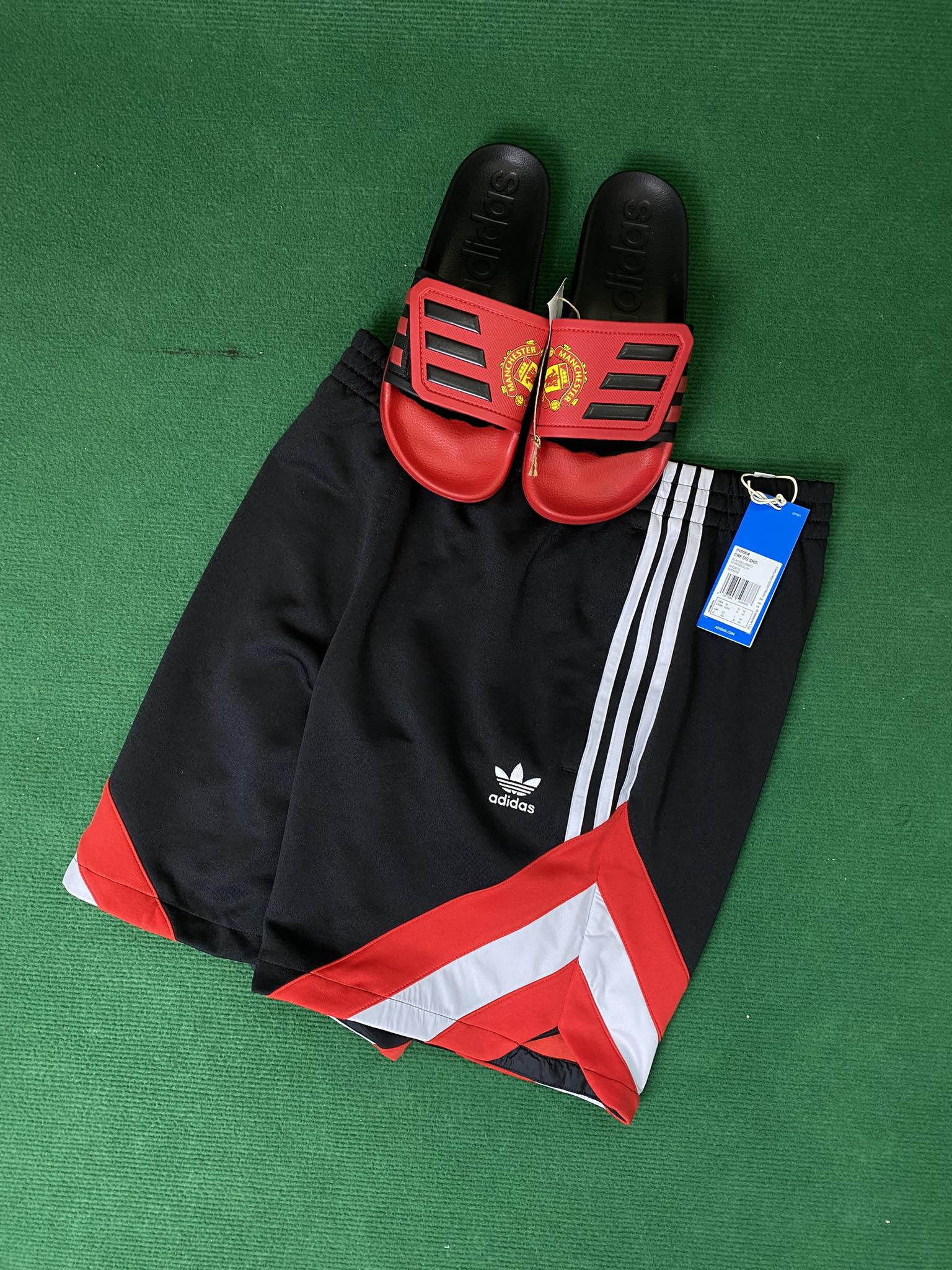 QUẦN SHORTS CHÍNH HÃNG - Adidas Originals Black/White/Red - IN5564