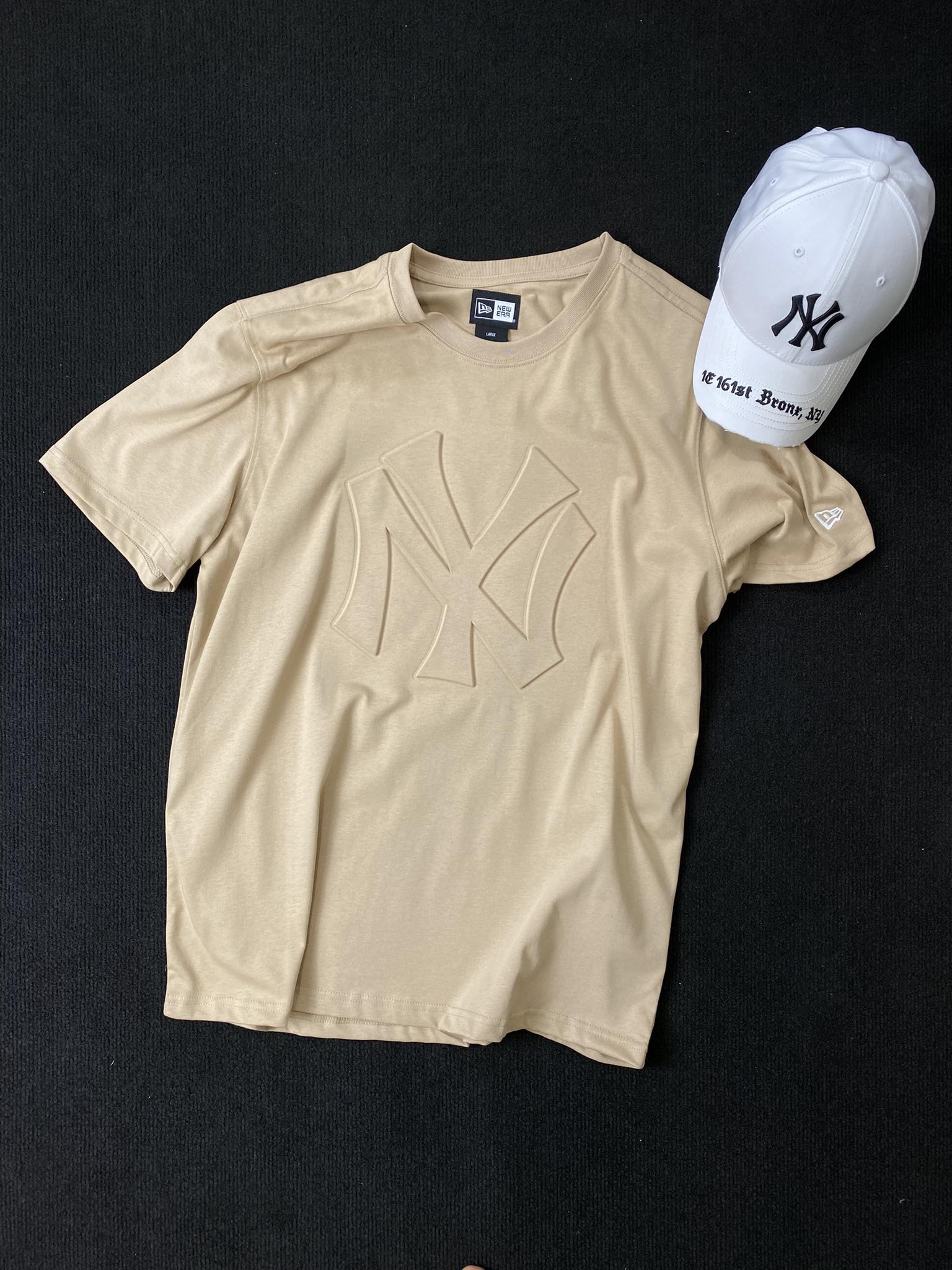 ÁO TSHIRTS CHÍNH HÃNG - NEW ERA CFT NEW YORK YANKEES KHAKI - 14187349