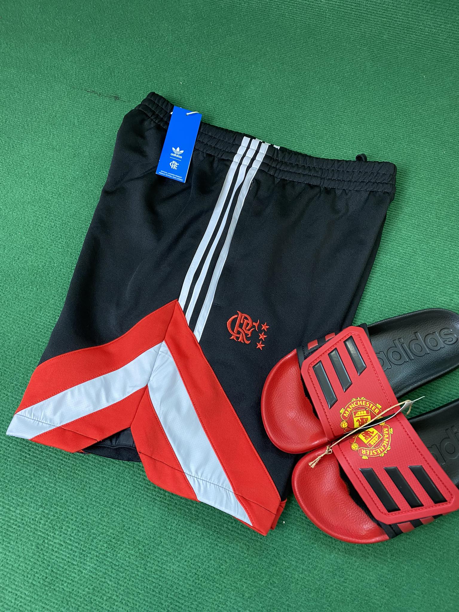 QUẦN SHORTS CHÍNH HÃNG - Adidas Originals Black/White/Red - IN5564