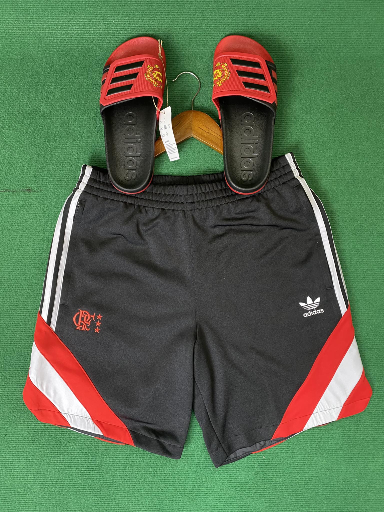 QUẦN SHORTS CHÍNH HÃNG - Adidas Originals Black/White/Red - IN5564