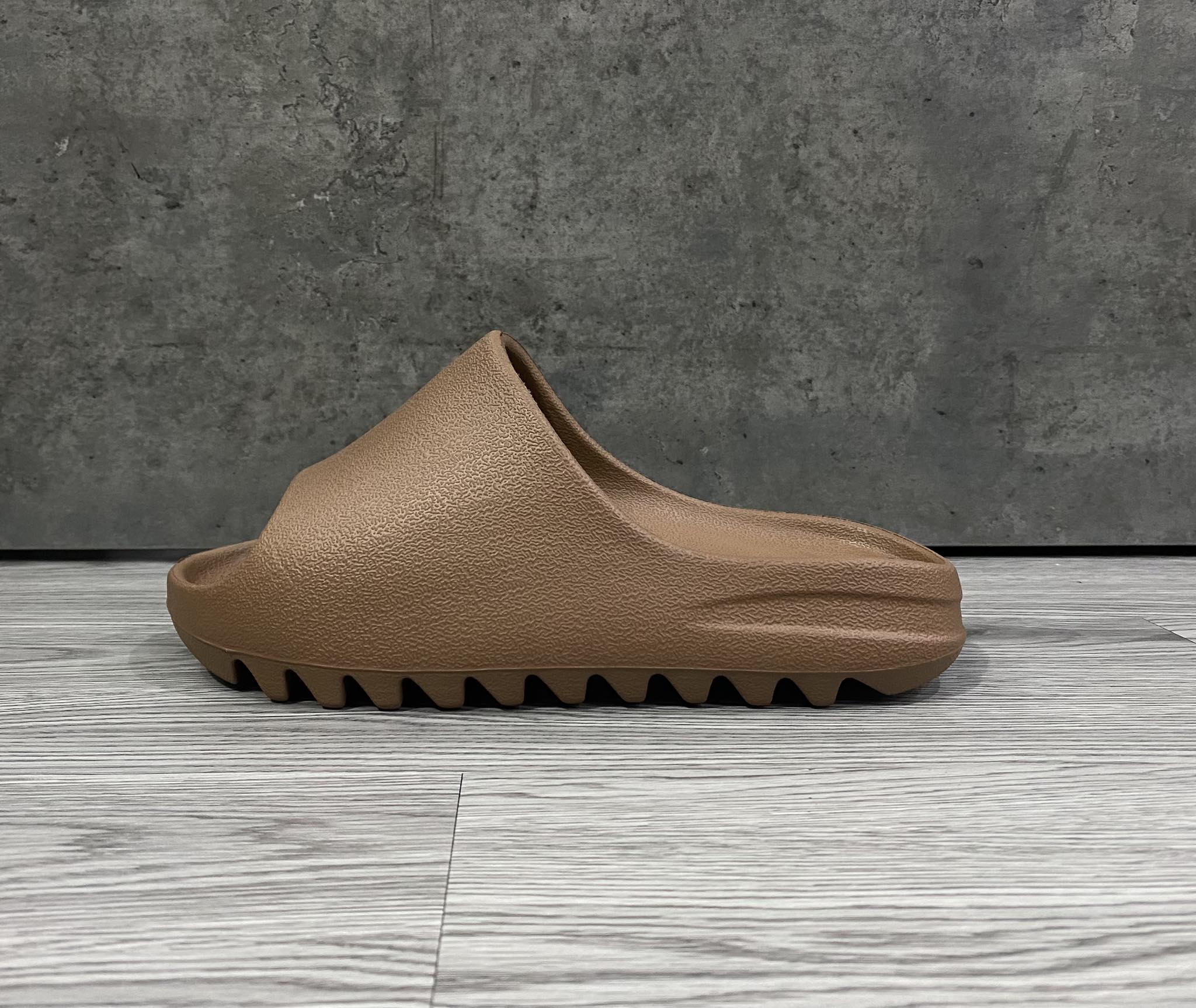 Dép Chính Hãng - Adidas Yeezy Slide 