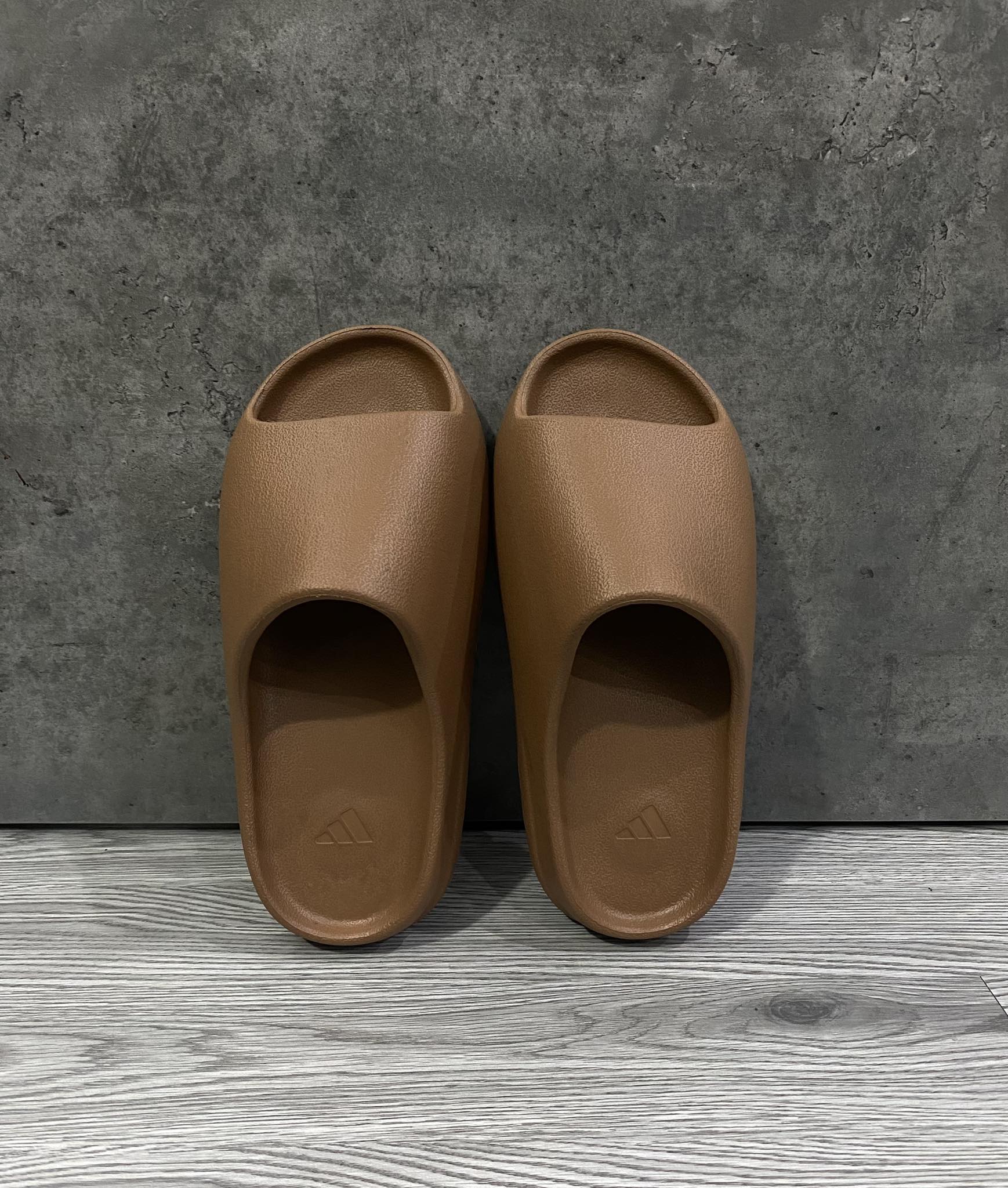 Dép Chính Hãng - Adidas Yeezy Slide 