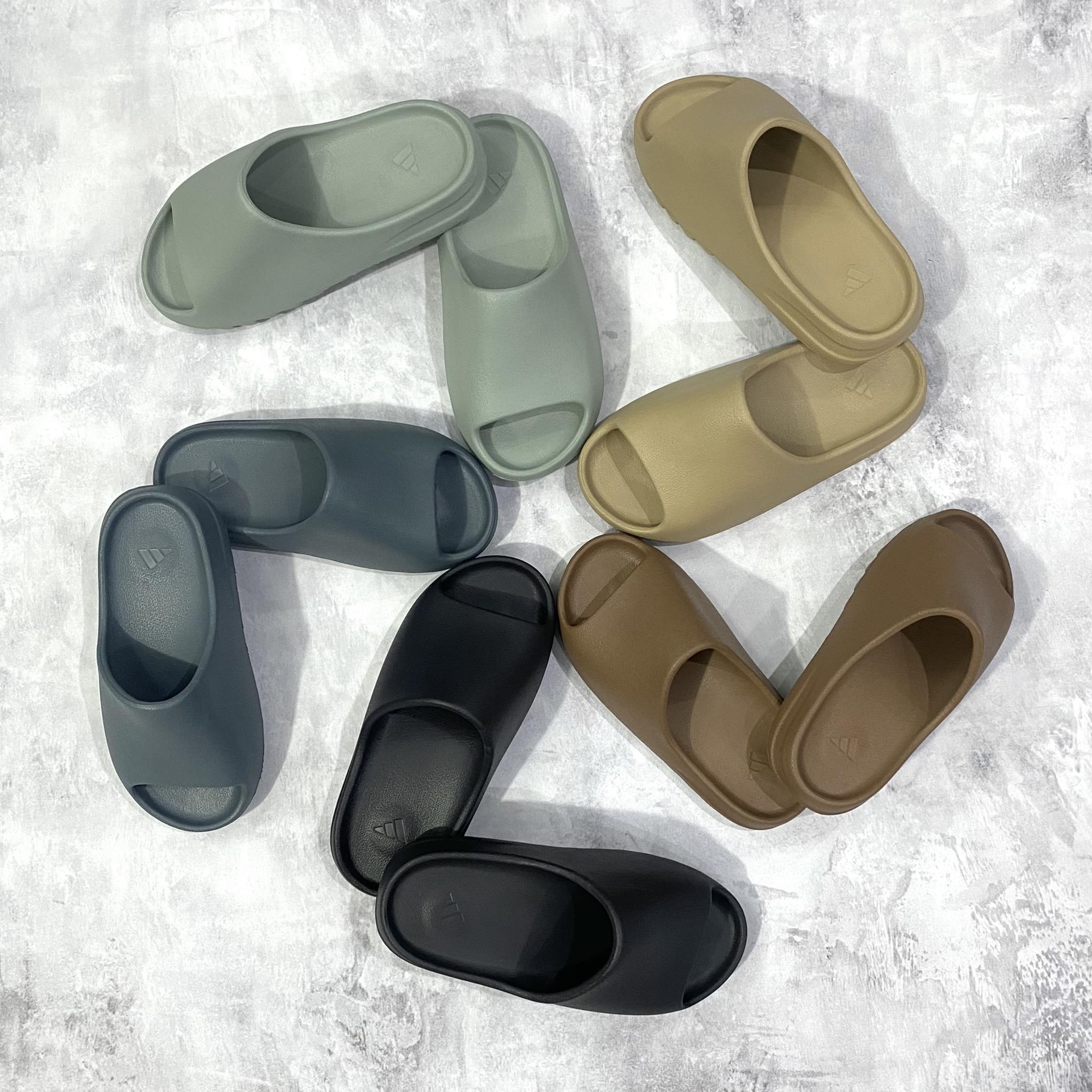 Dép Chính Hãng - Adidas Yeezy Slide 