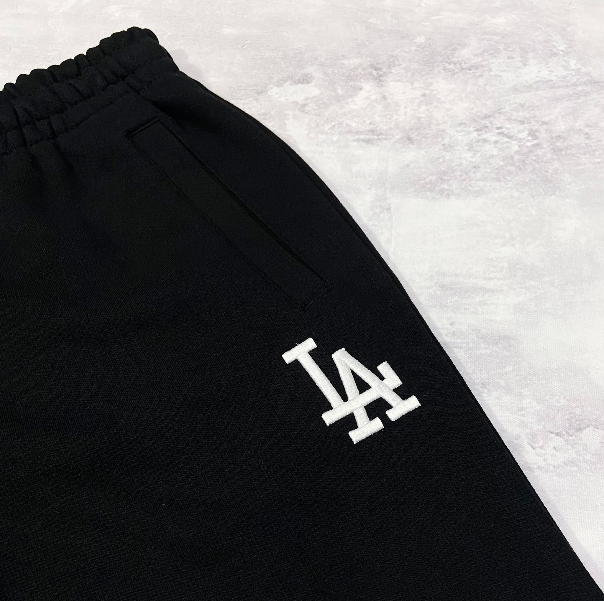 QUẦN SHORTS CHÍNH HÃNG - Newera logo LA Yankees Black - 14341352
