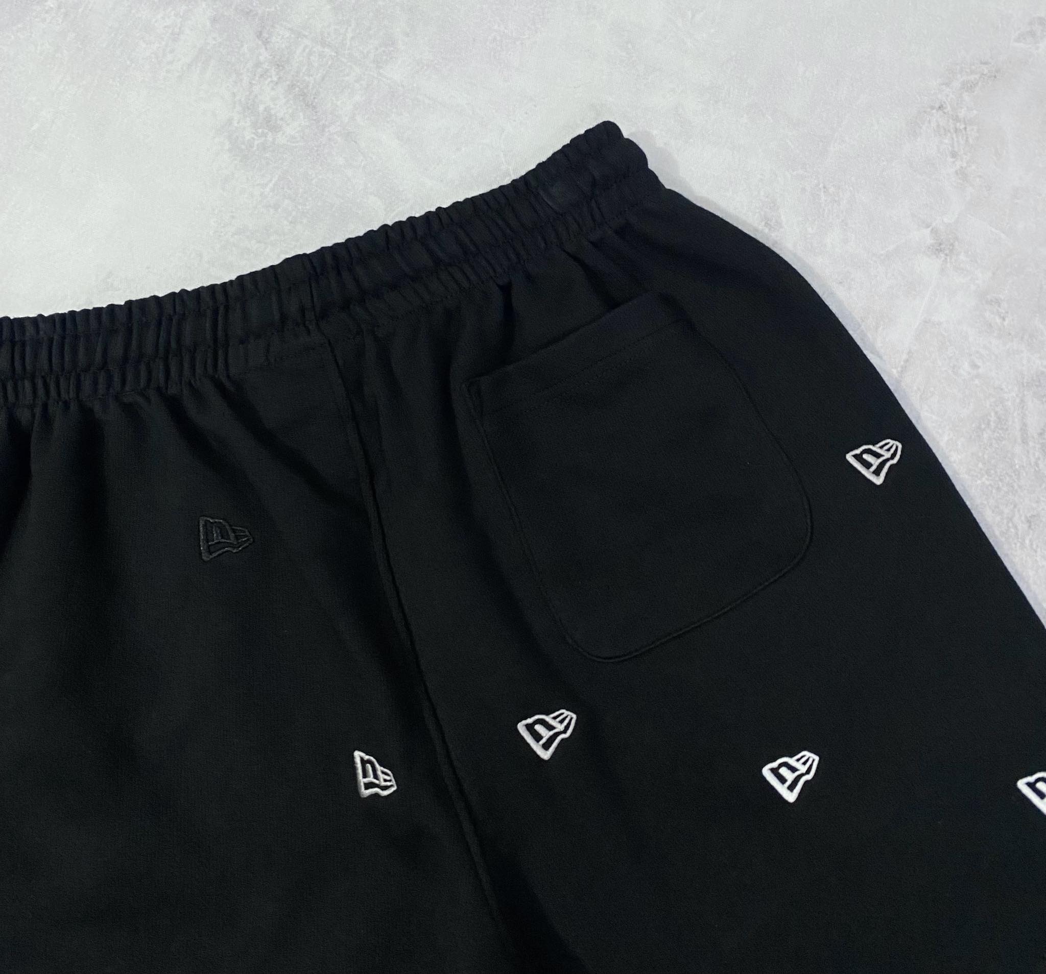 QUẦN SHORTS CHÍNH HÃNG - Quần Short Nam Newera logo NY New York Yankees Black - 13578908