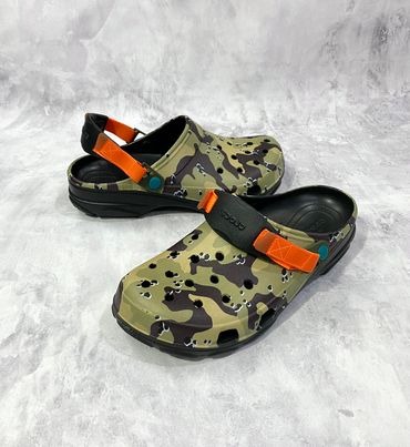 Dép Chính Hãng - Sục Crocs Camo Quai Đen Cam - SCR- 03