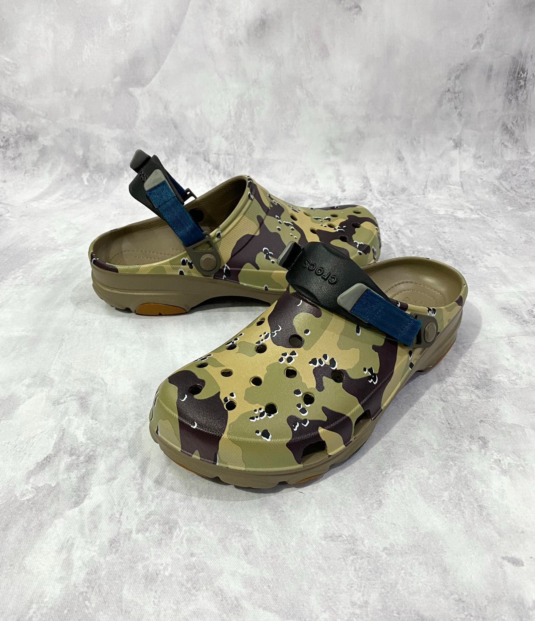 Dép Chính Hãng - Sục Crocs Camo Quai Xanh Đen - SCR- 04