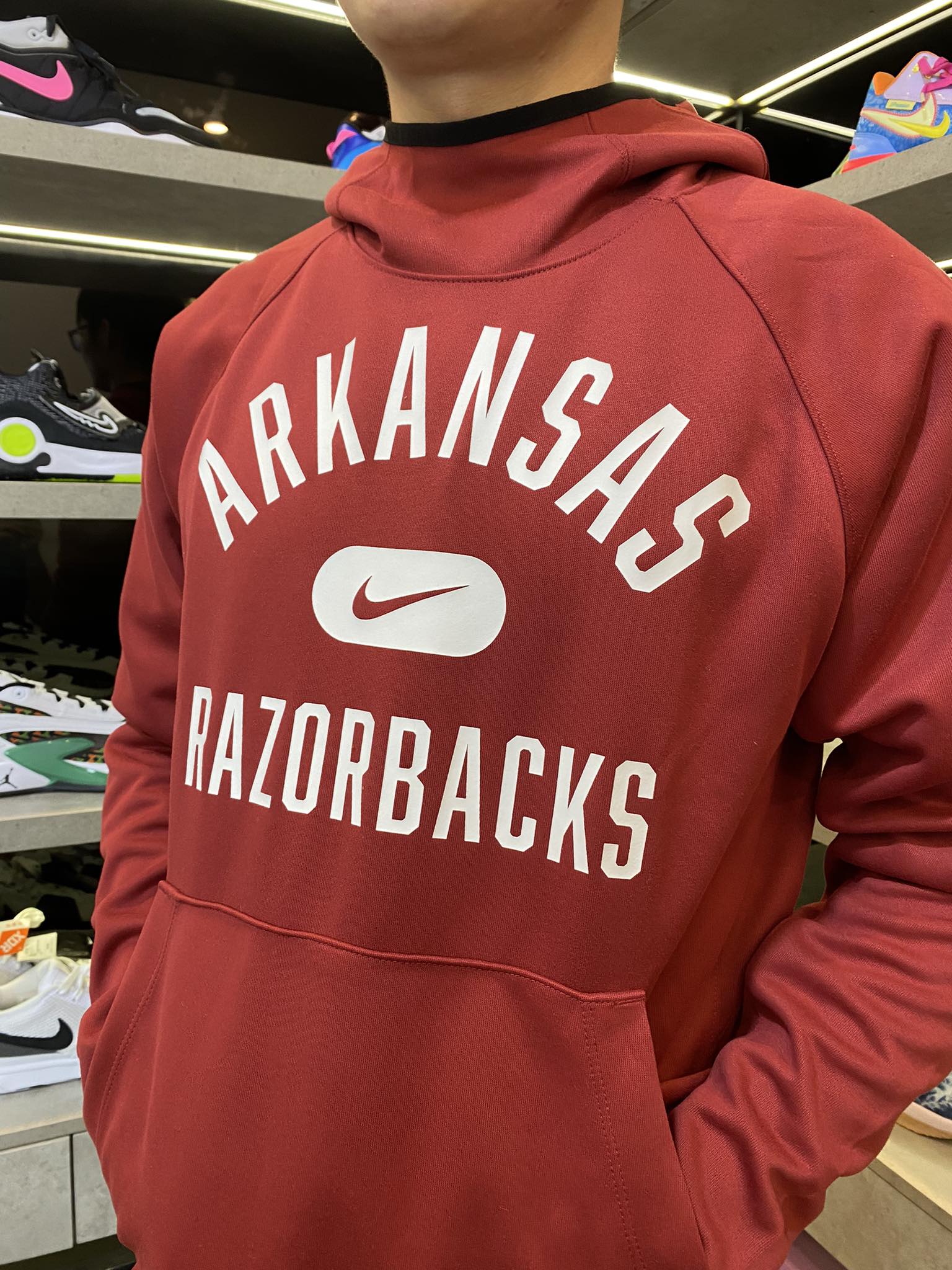 Áo Hoodie Chính Hãng - Nike Text Arkansas Rzorbacks Mũ Viền Đen 
