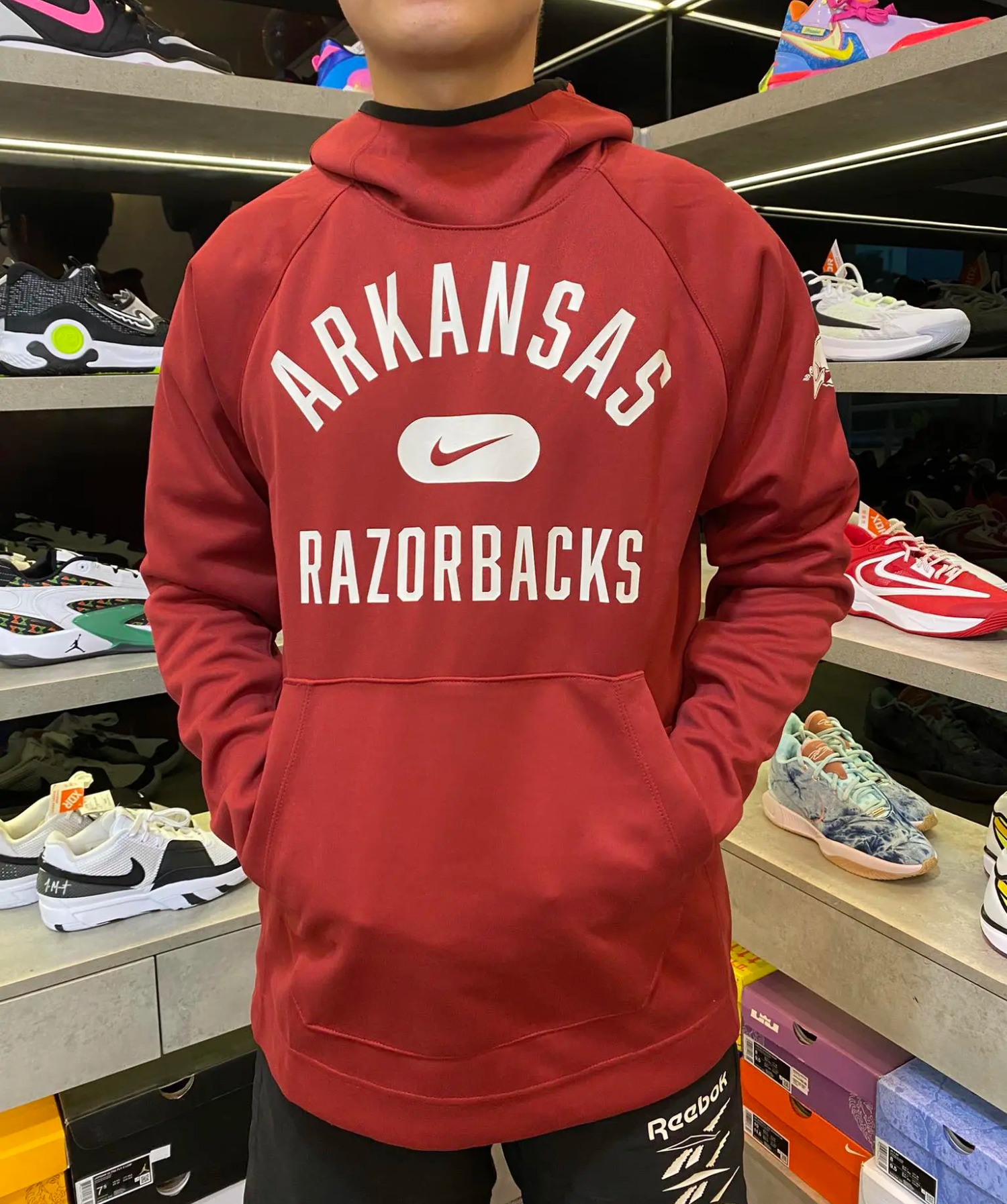 Áo Hoodie Chính Hãng - Nike Text Arkansas Rzorbacks Mũ Viền Đen 