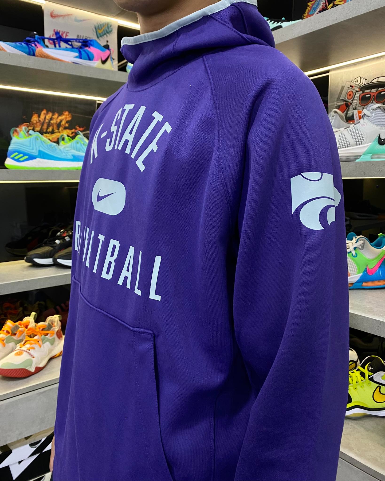 Áo Hoodie Chính Hãng - Nike Men's Text K-State Basketball Mũ Viền Trắng - AHD-02