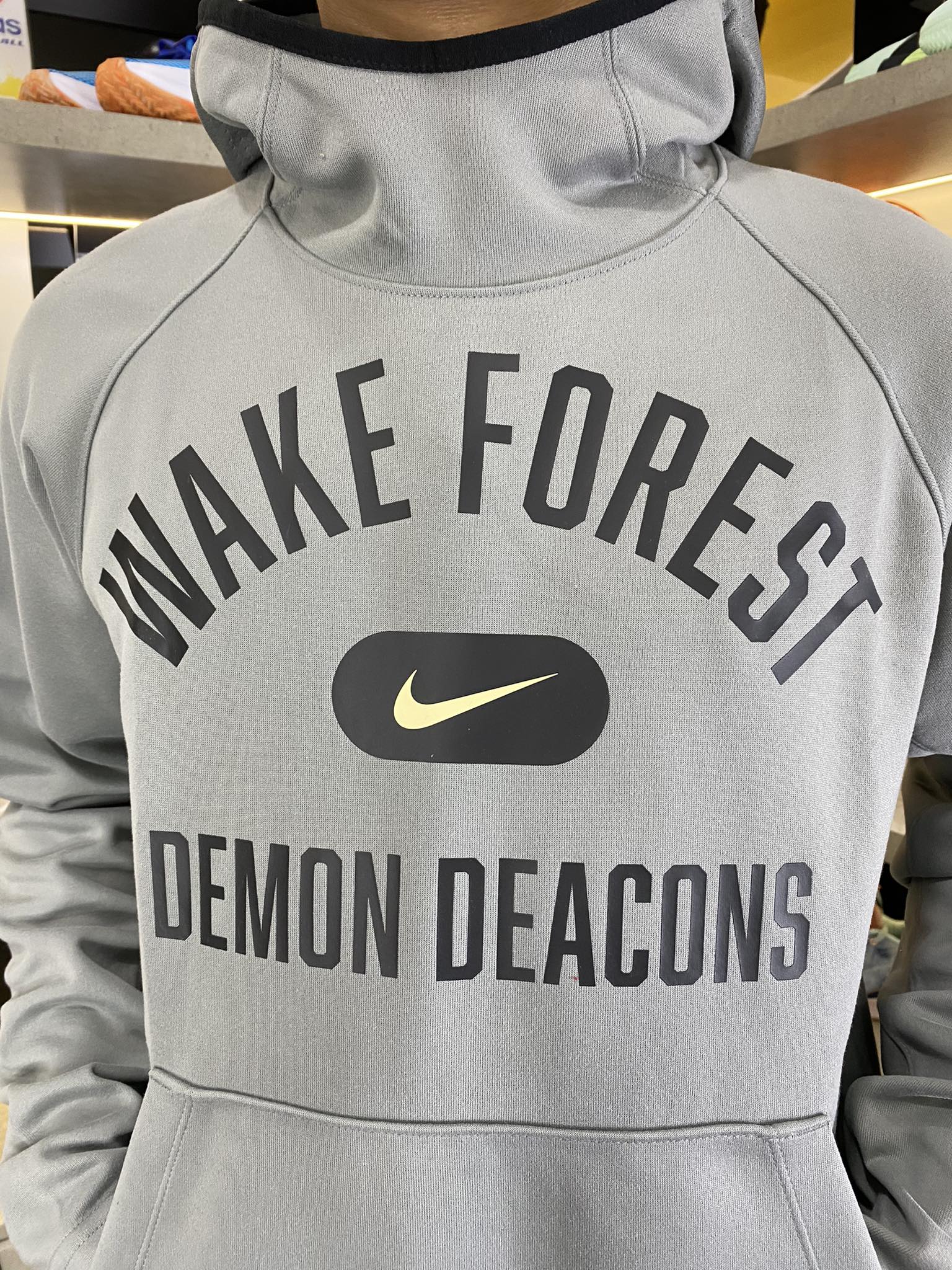 Áo Hoodie Chính Hãng - Nike Men's Text Wake Forest Demon Deacons Mũ Viền Đen 