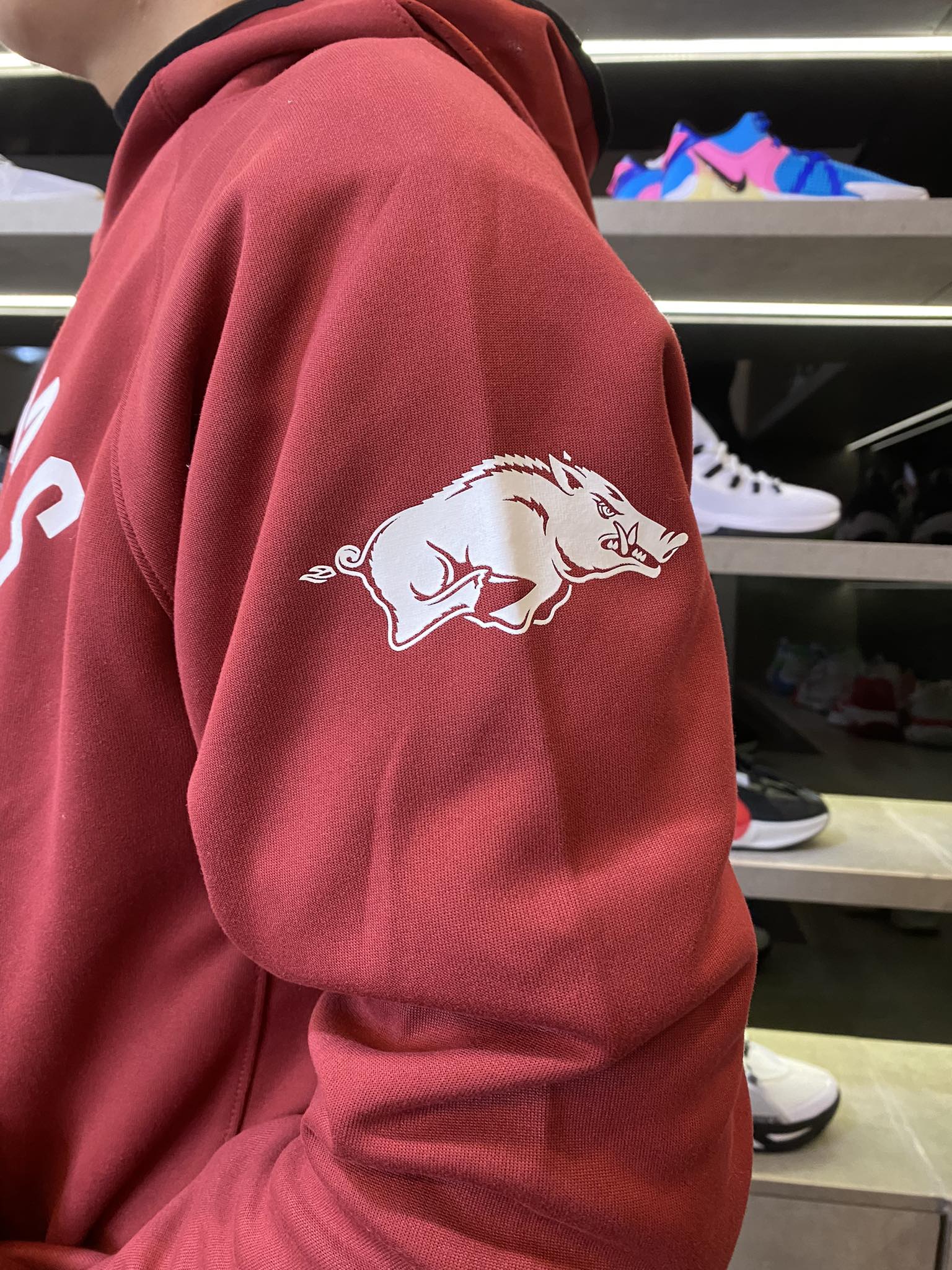 Áo Hoodie Chính Hãng - Nike Text Arkansas Rzorbacks Mũ Viền Đen 