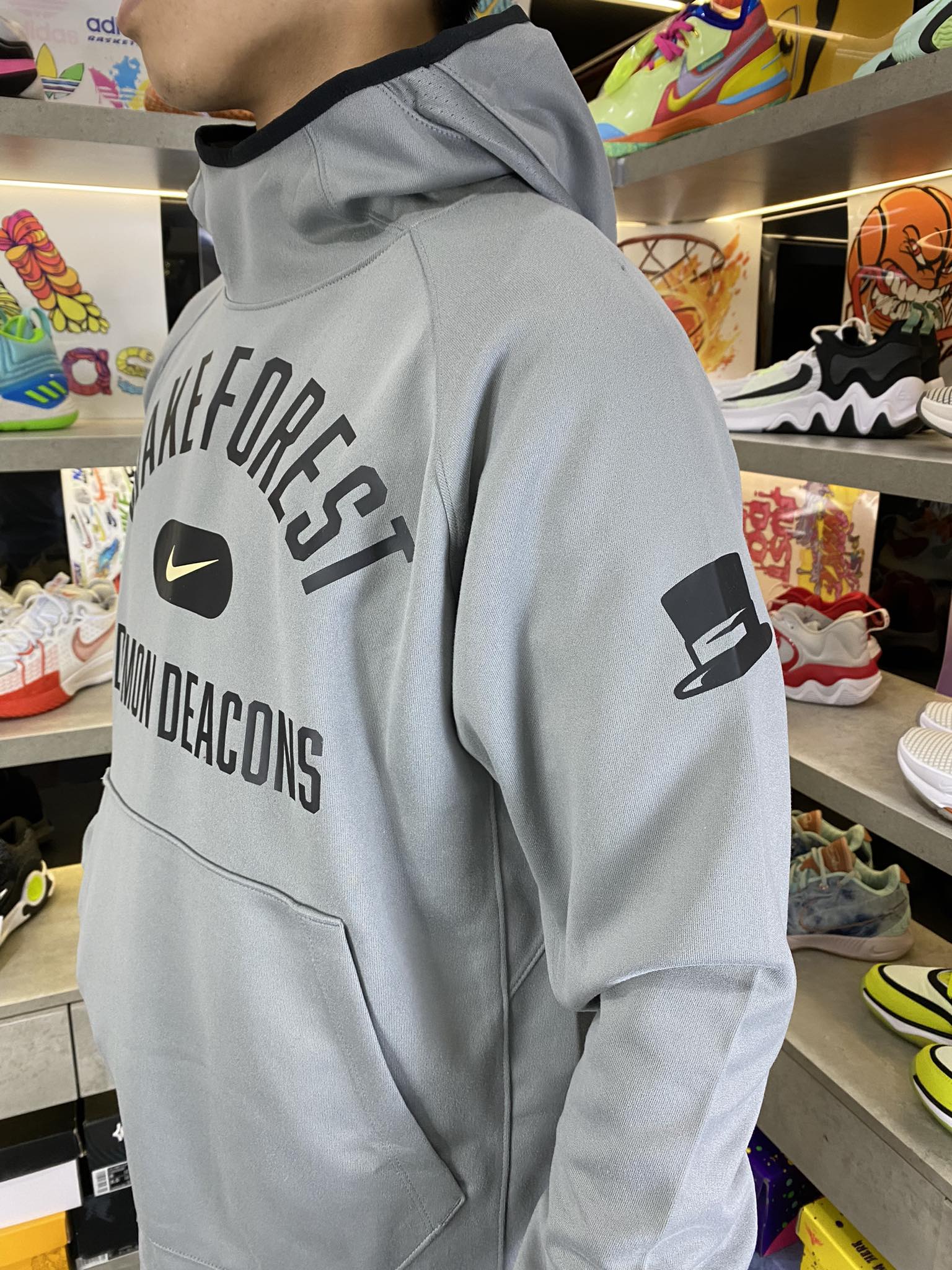 Áo Hoodie Chính Hãng - Nike Men's Text Wake Forest Demon Deacons Mũ Viền Đen 
