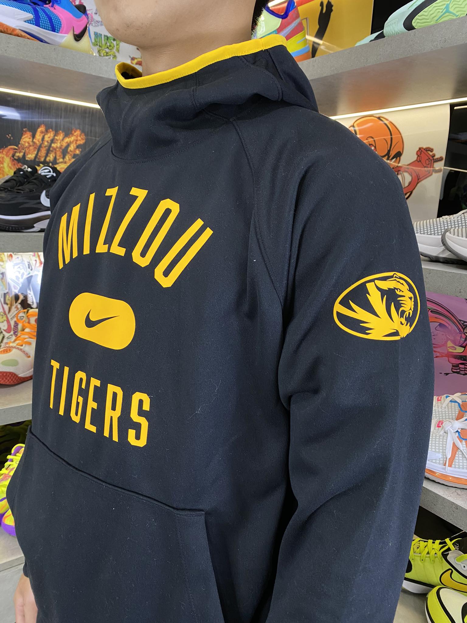 Áo Hoodie Chính Hãng - Nike Men's Text Mizzou Tiger Mũ Viền Vàng 