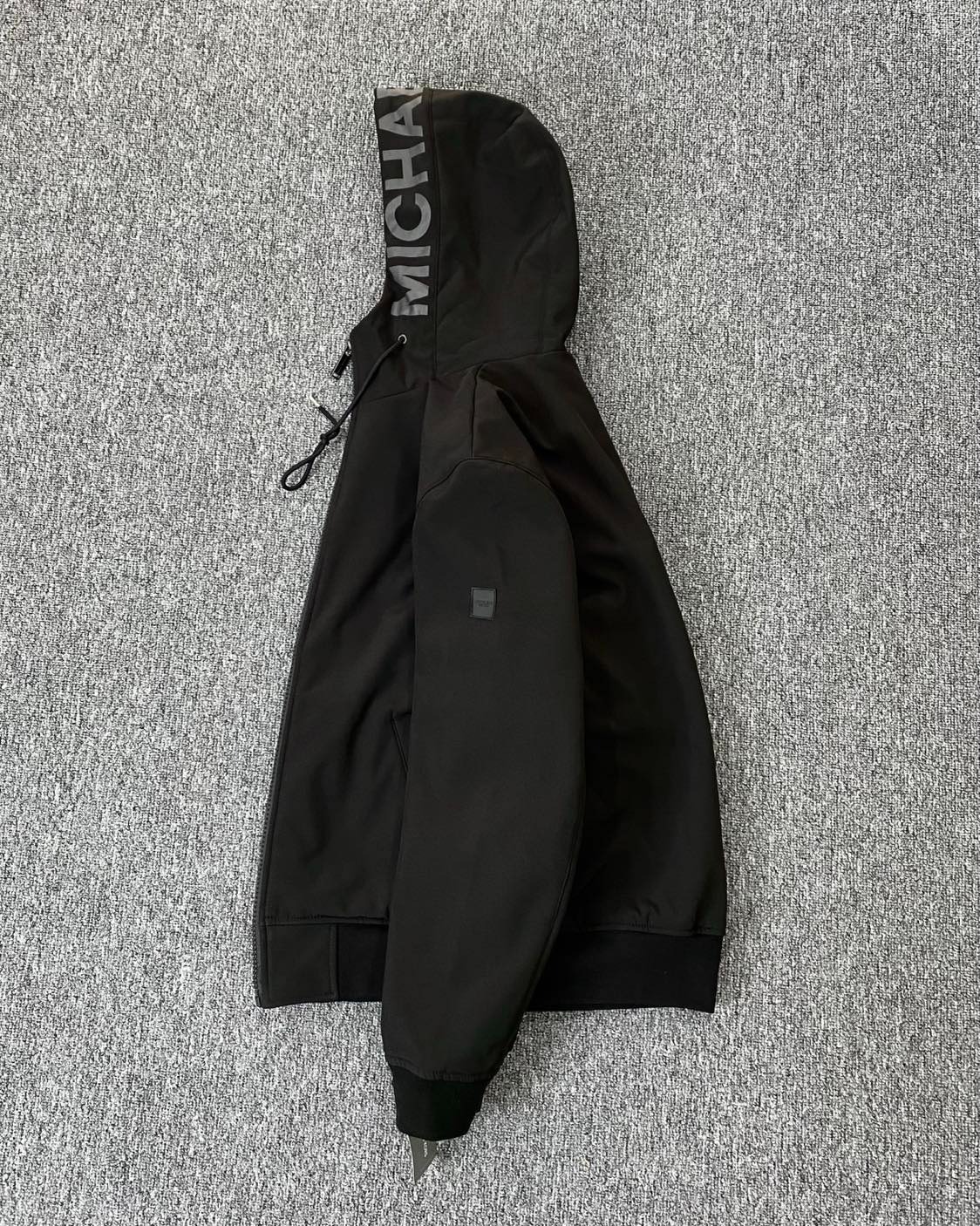 Áo Khoác Chính Hãng - Áo Khoác Lông Michael Kors Black Logo Vuông - MC69223