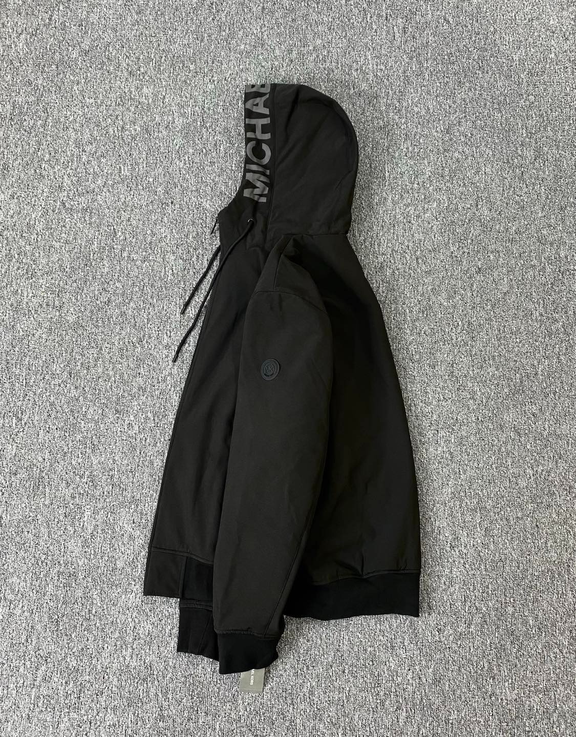 Áo Khoác Chính Hãng - Áo Khoác Lông Michael Kors Black Logo Tròn - M23652RS-02