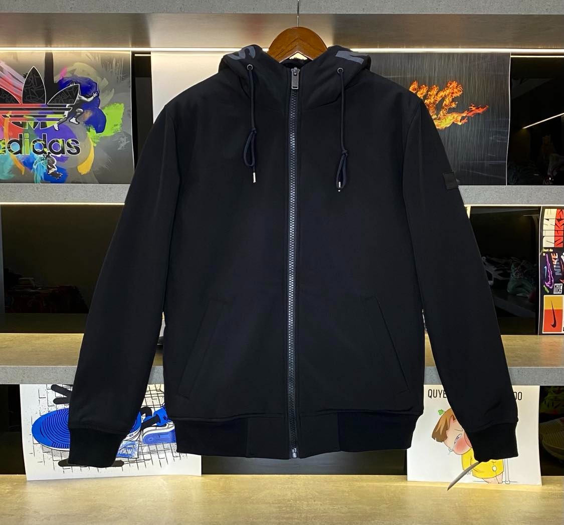Áo Khoác Chính Hãng - Áo Khoác Lông Michael Kors Black Logo Vuông - MC69223