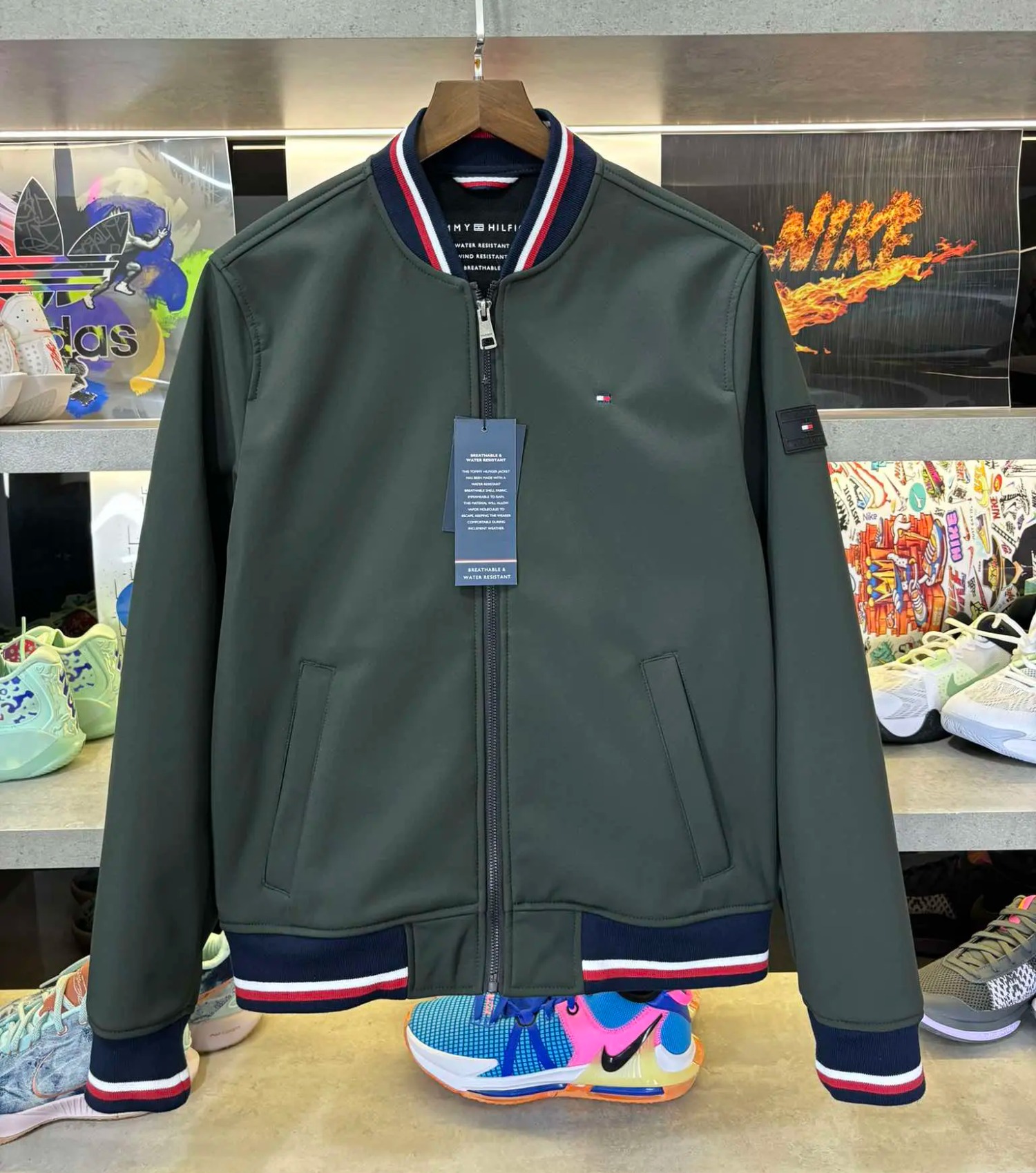 Áo Khoác Chính Hãng - Bomber Tommy Hilfiger Chống Nước Lót Nỉ 'Olive' - 159AP425-OLV