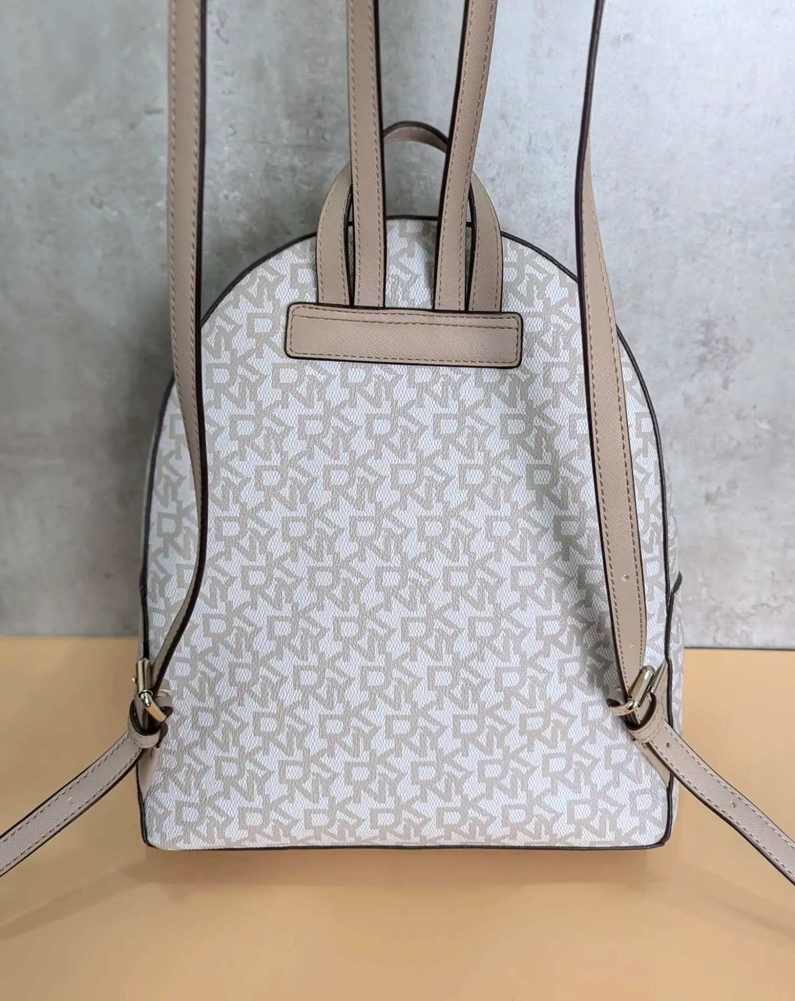 Phụ Kiện Chính Hãng - Balo DKNY Bryant Crossbody Bag 'White' - DKNY-100