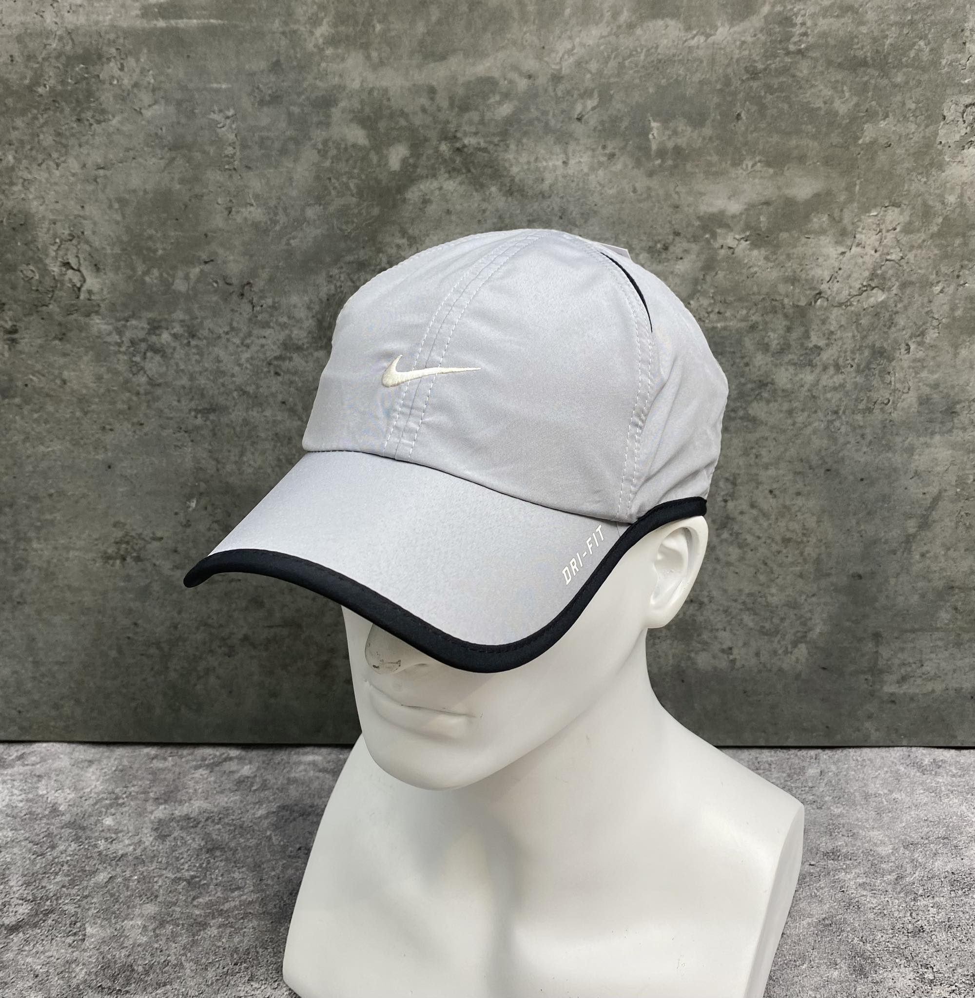 PHỤ KIỆN CHÍNH HÃNG - Mũ Nike Dri-Fit Featherlight Hat 